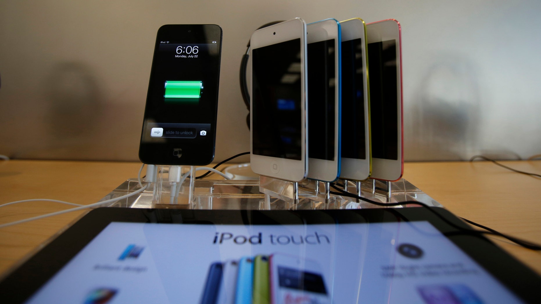 File photo - iPod Touches are pictured on display at an Apple Store in Pasadena, California July 22, 2013.