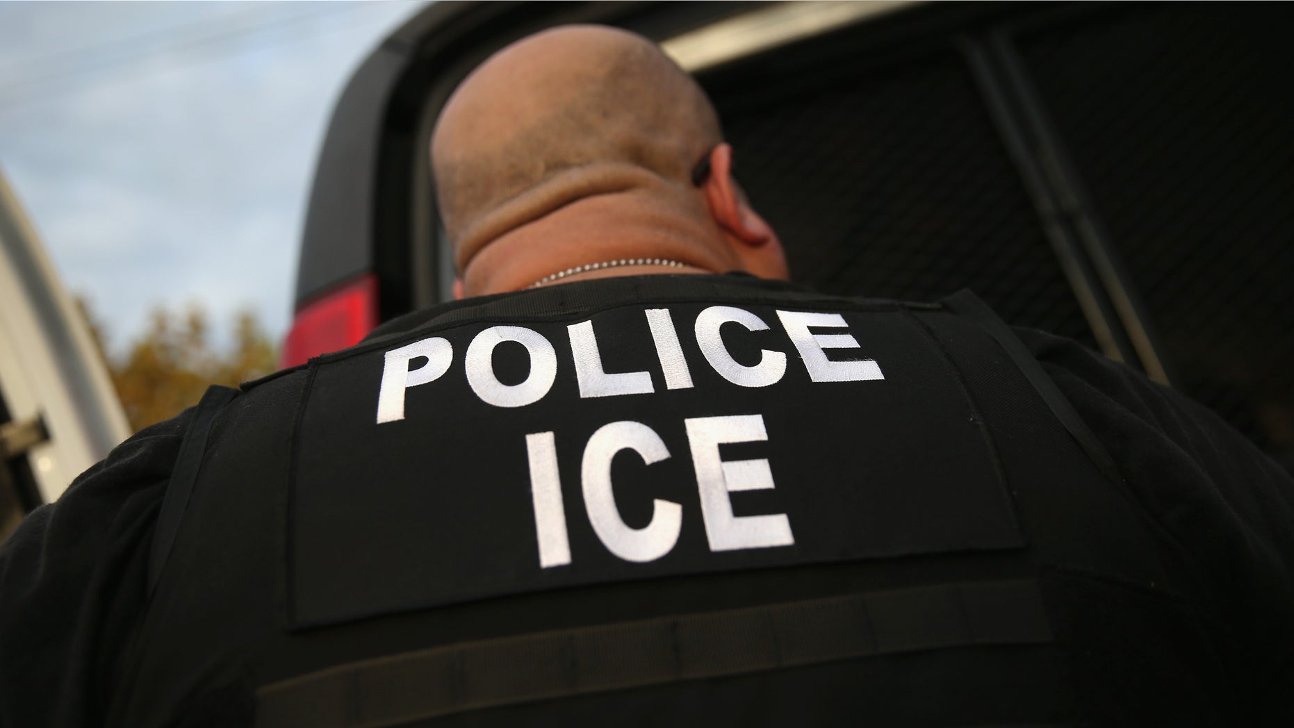 U.S. Immigration and Customs Enforcement (ICE), agents detain an immigrant on October 14, 2015 in Los Angeles, California. (Photo by John Moore/Getty Images)