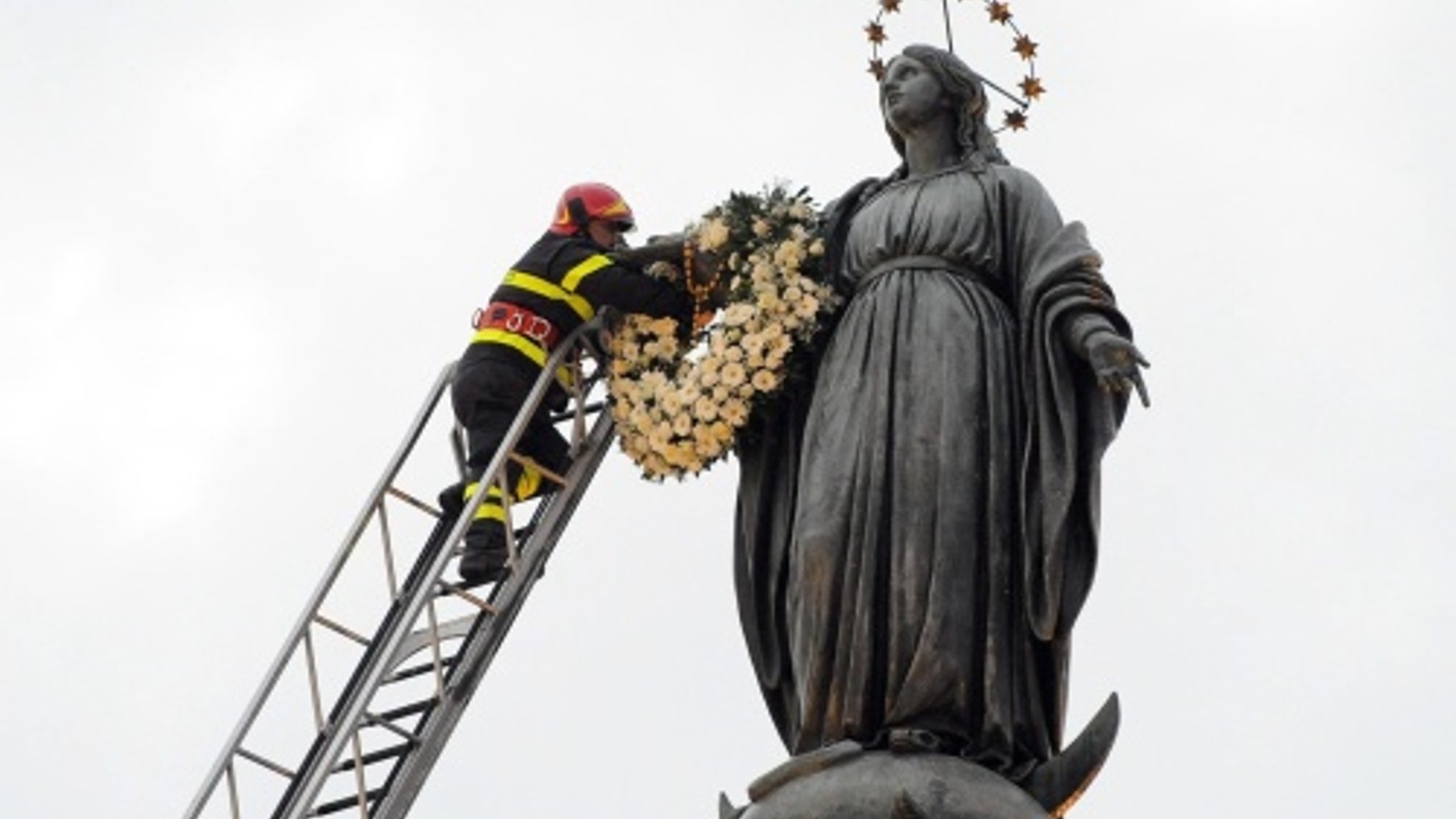 The Immaculate Conception's statue in central Rome.