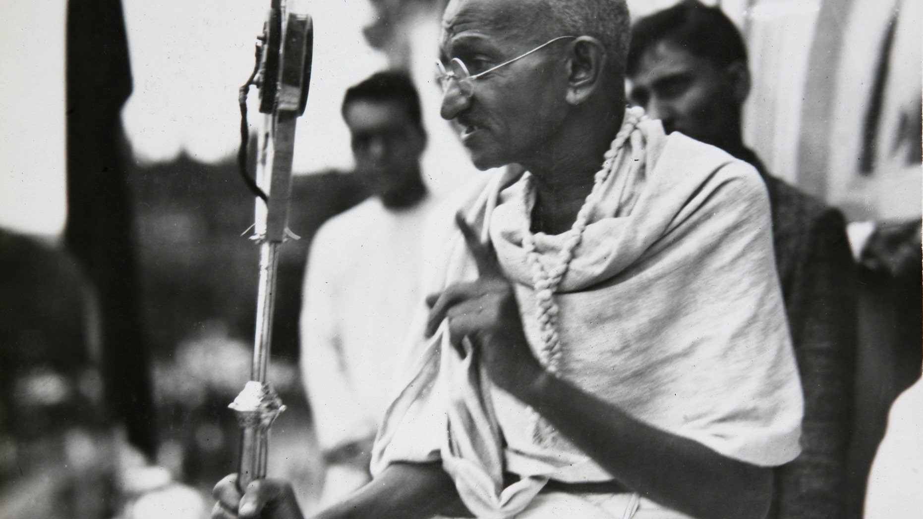 Mahatma Gandhi talks to a crowd in India in 1931.