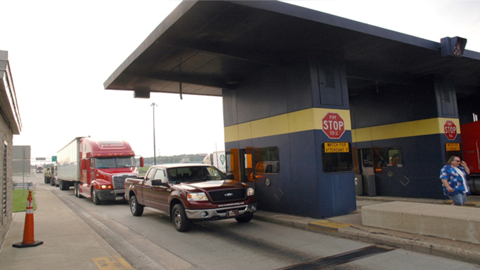 The state agency that oversees the Indiana Toll Road has given the tollway's private operator until late November 2014 to show that it's meeting its obligations to lenders amid reports the company may sell its toll road lease.