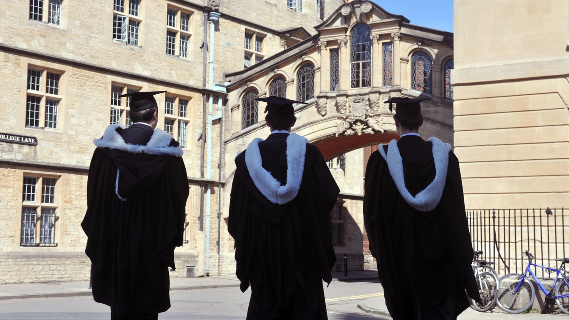 Student Says Oxford University Turned Her Away From Graduation