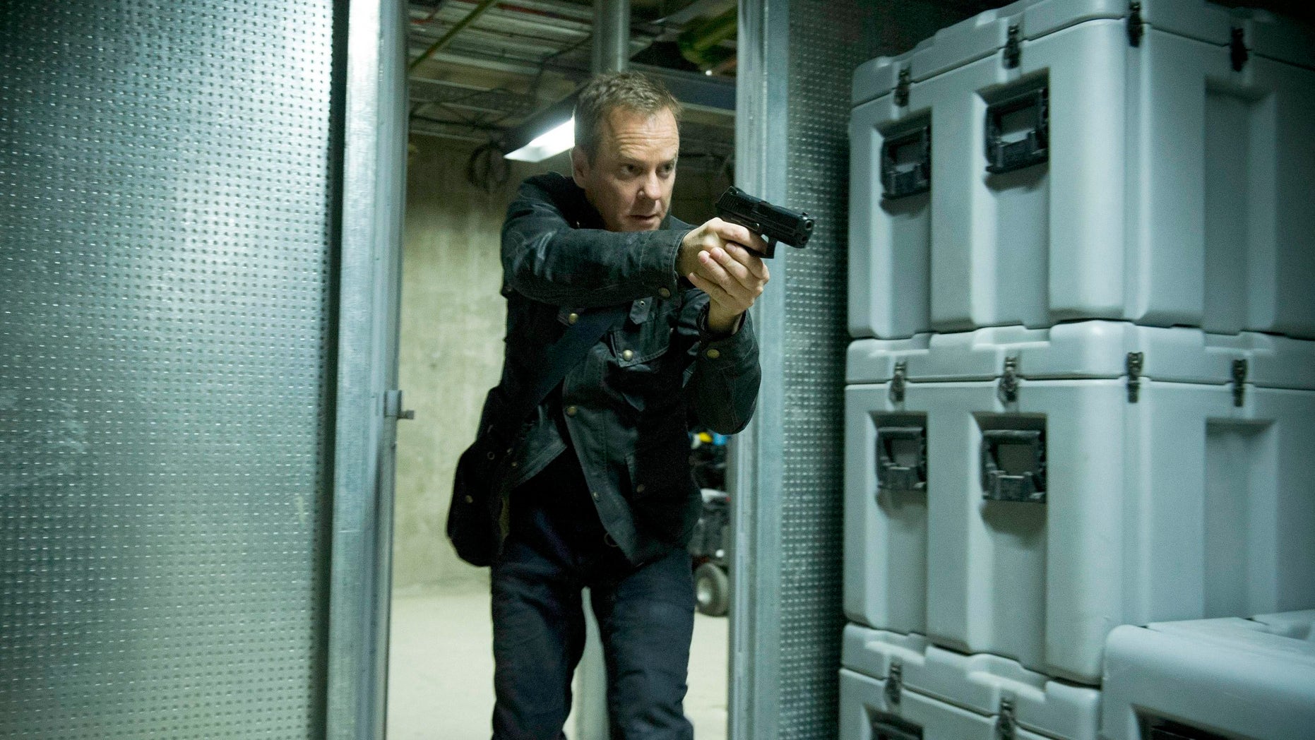 24: LIVE ANOTHER DAY: Jack (Kiefer Sutherland) chases a suspect in the "7:00 PM - 8:00 PM" episode of 24: LIVE ANOTHER DAY airing Monday, June 23 (9:00-10:00 PM ET/PT) on FOX. ©2014 Fox Broadcasting Co. Cr: Chris Raphael/FOX