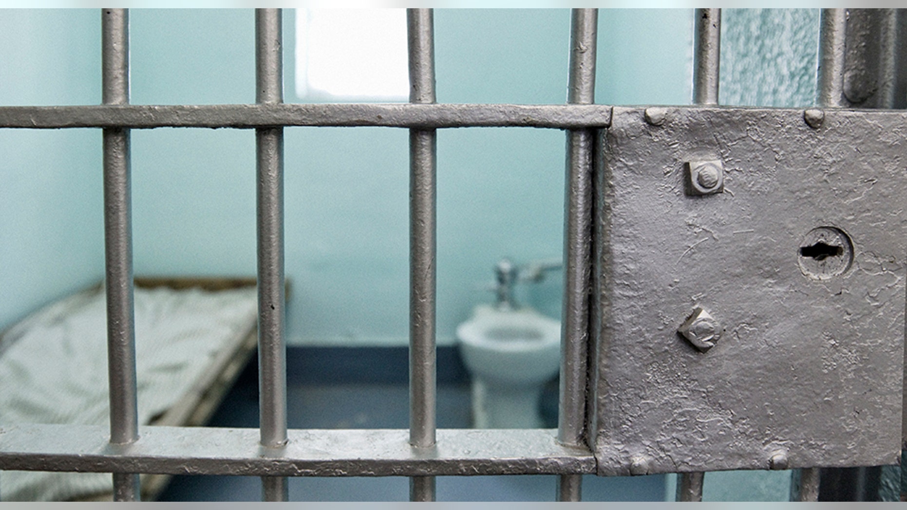 A man suspected of swallowing drugs had his charges dropped after he did not go to the bathroom for 47 days while in custody.