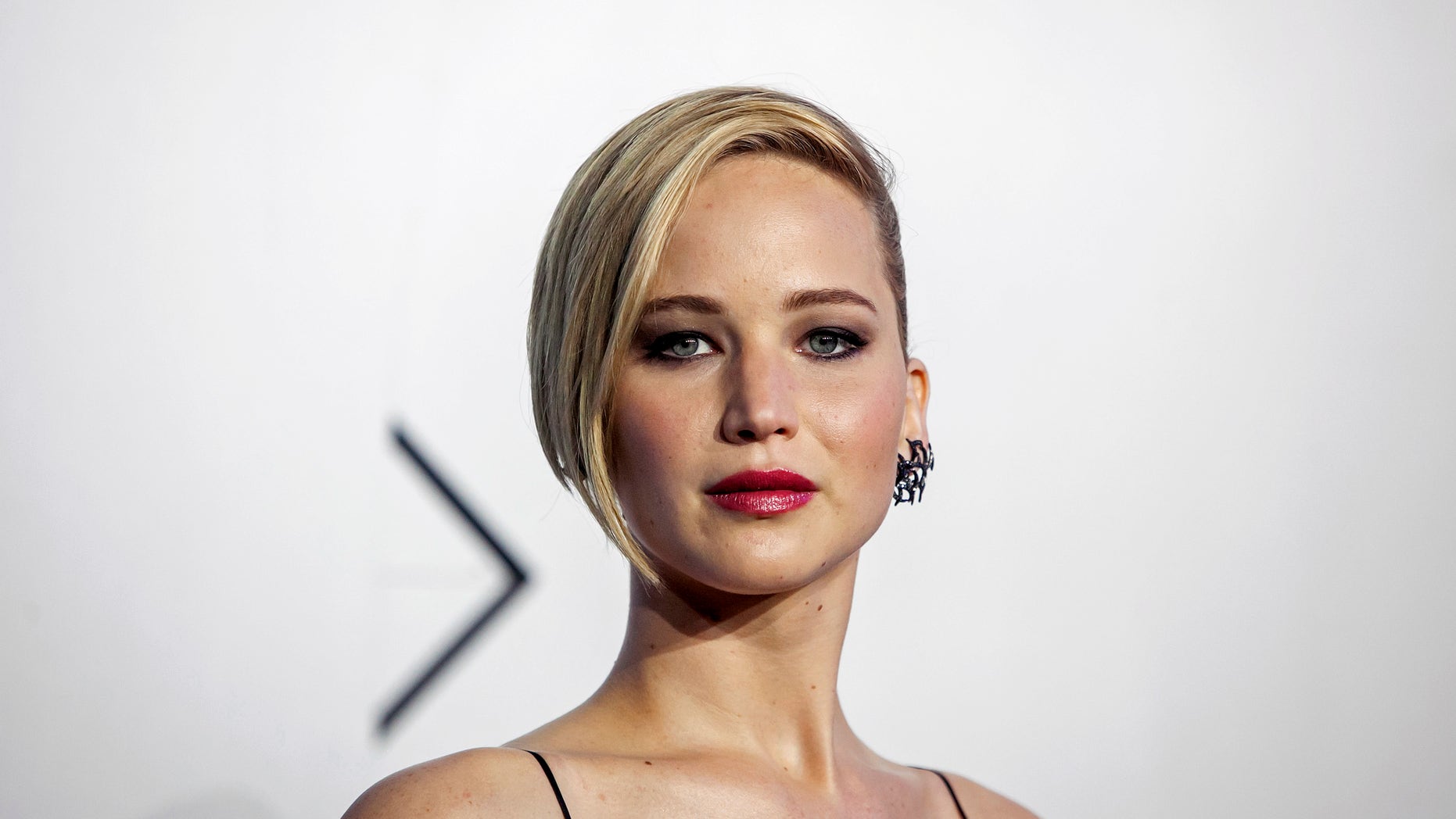 Actress Jennifer Lawrence attends the "X-Men: Days of Future Past" world movie premiere in New York May 10, 2014.