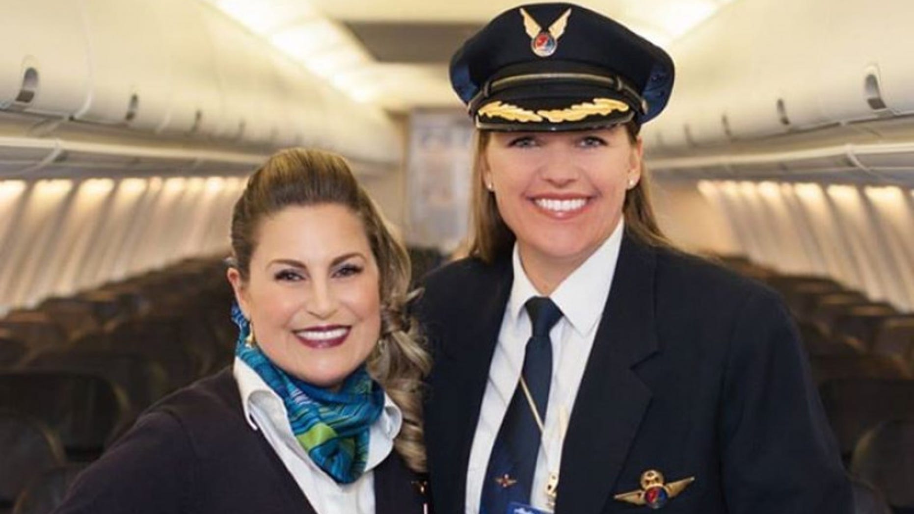 Jenny Stansel, left, received a kidney from pilot Jodi Harskamp, right.