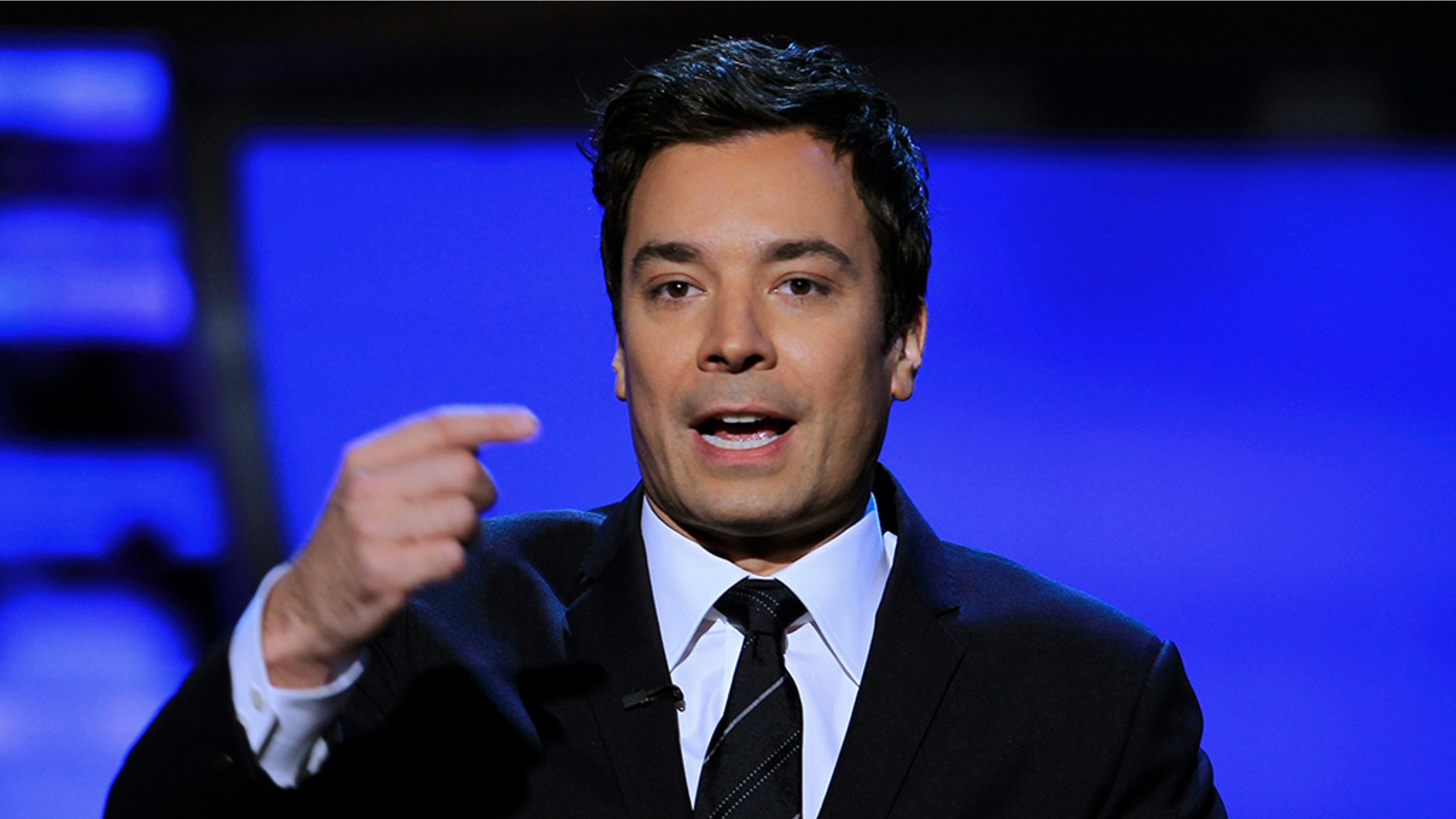 Jimmy Fallon on Sunday delivered a surprise speech at Marjory Stoneman Douglas High School's graduation.