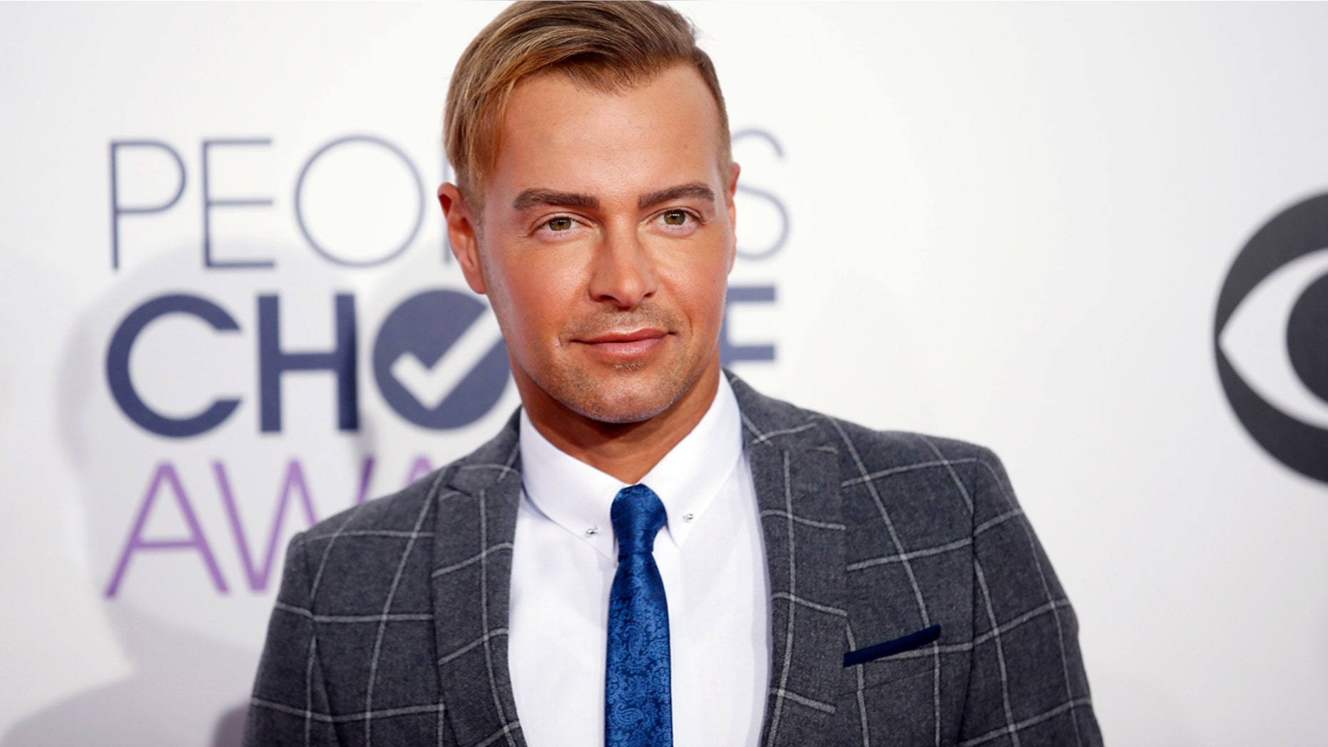 Actor Joey Lawrence from ABC Family comedy series "Melissa and Joey" arrives at the 2015 People's Choice Awards in Los Angeles, California January 7, 2015.