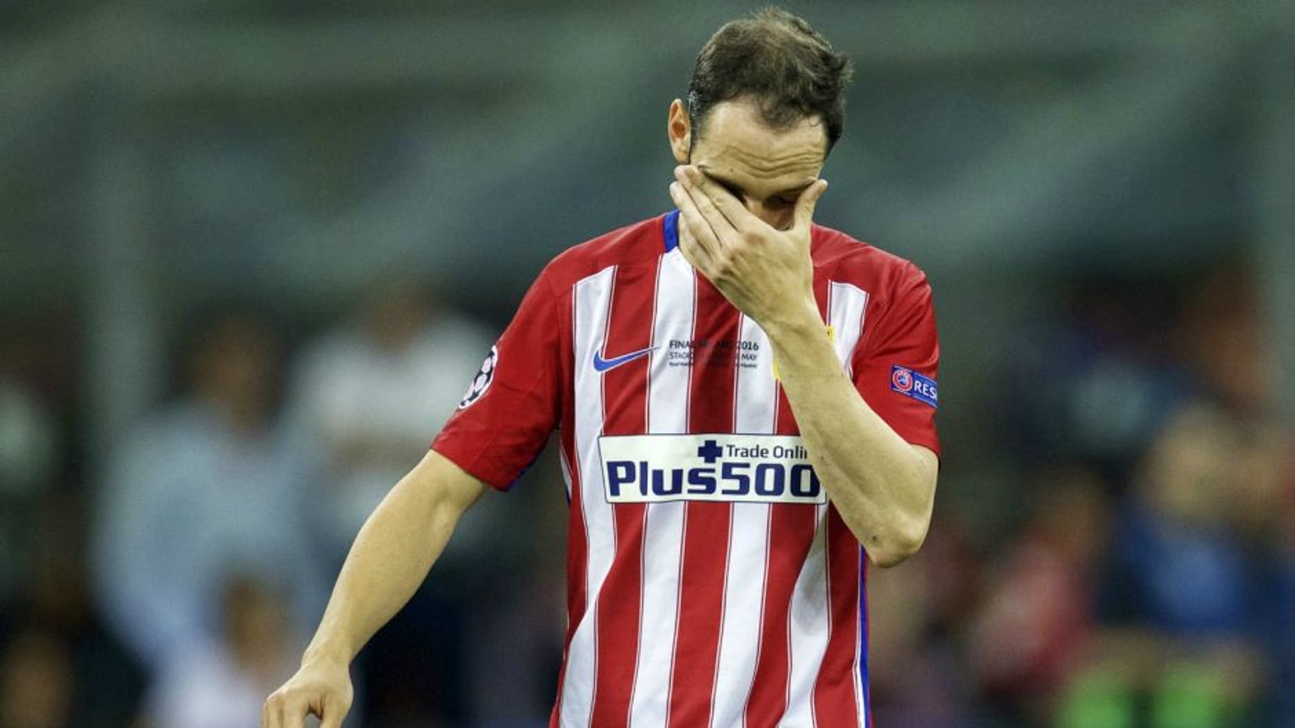 Juanfran of Club Atletico de Madrid during the UEFA Champions League final match between Real Madrid and Atletico Madrid on May 28, 2016 at the Giuseppe Meazza San Siro stadium in Milan, Italy.(Photo by VI Images via Getty Images)