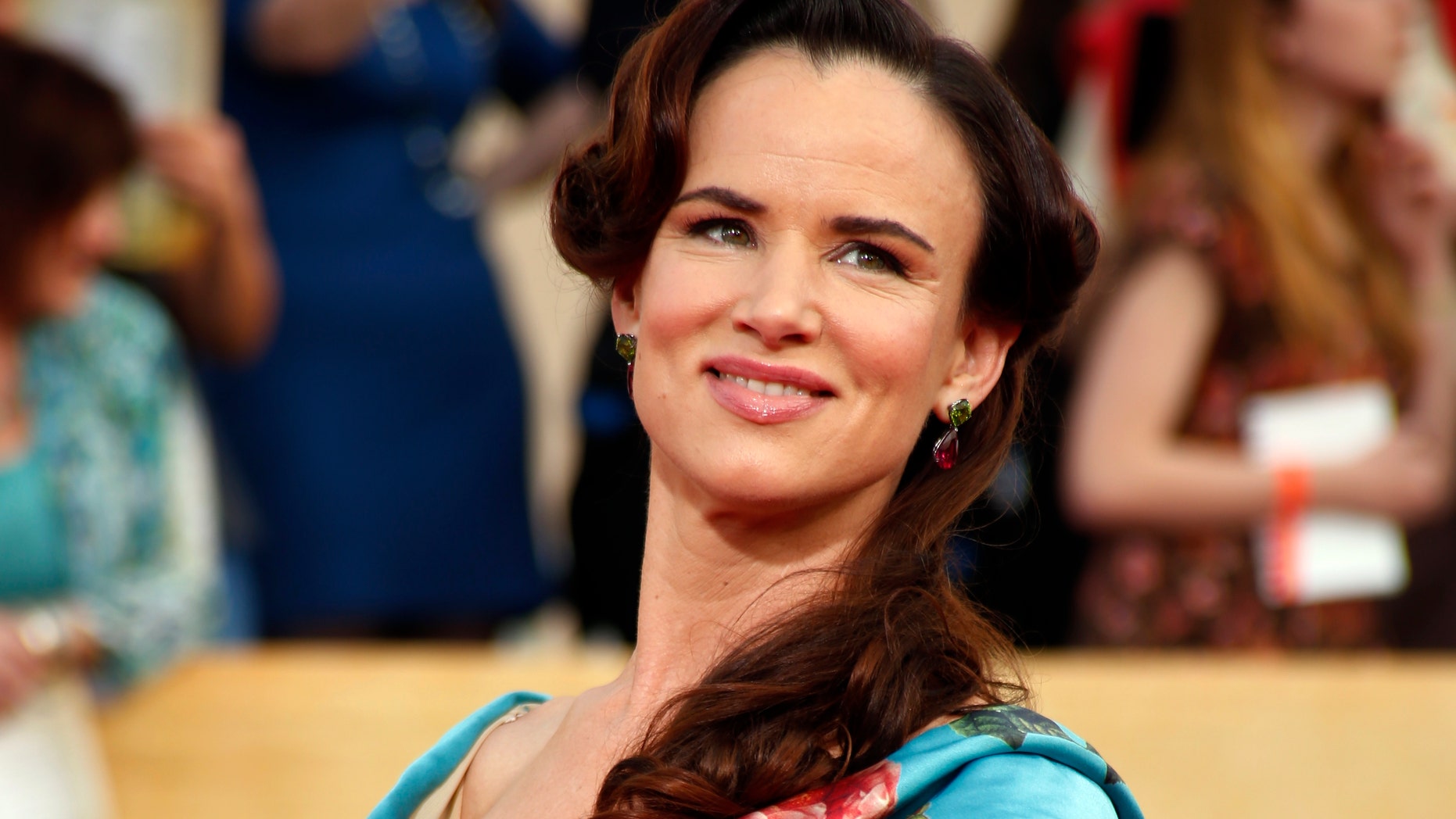 Actress Juliette Lewis arrives at the 20th annual Screen Actors Guild Awards in Los Angeles, California January 18, 2014. REUTERS