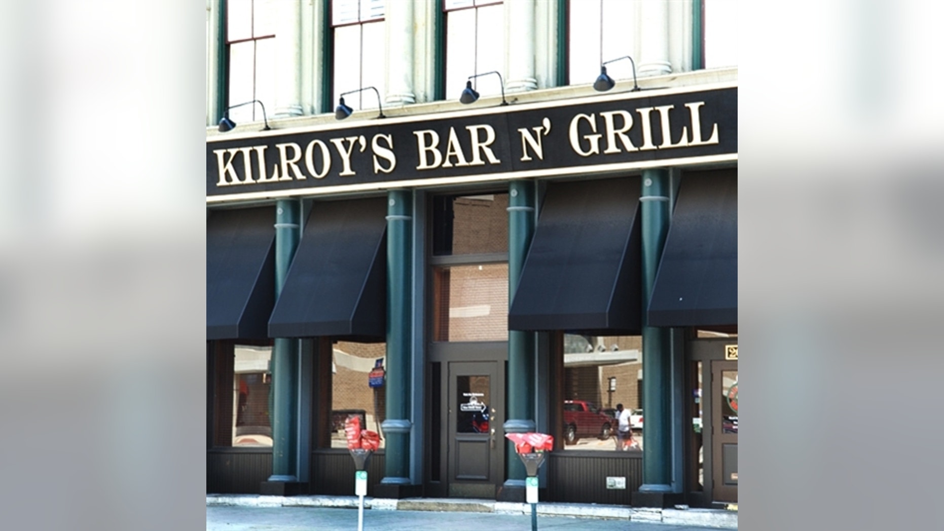 Social media users are sharing their support for an Indiana restaurant that catered to a customer experiencing a heart attack on New Year's Eve.