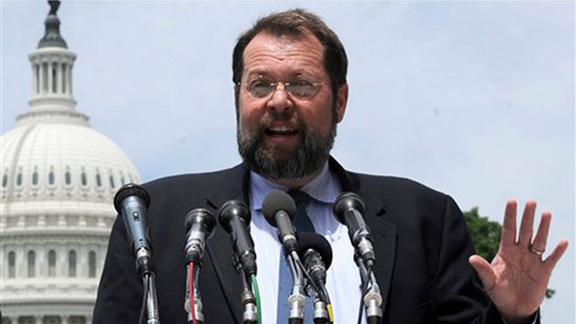 In this May 22, 2009 file photo, then-Rep. Steven LaTourette, R-Ohio speaks on Capitol Hill in Washington. Former Rep. LaTourette, gravely ill with pancreatic cancer, has filed a claim against the government over the treatment he received from his Capitol doctors.