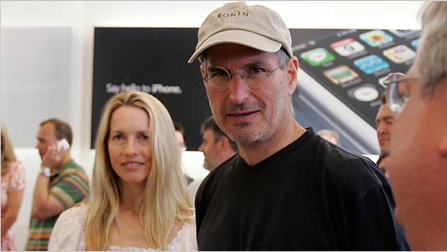 Steve Jobs with wife Laurene Powell Jobs, in 2007.