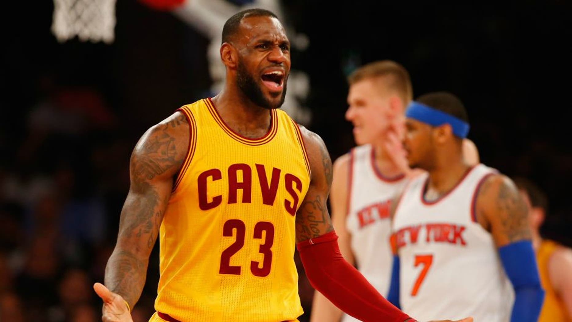 during their game at Madison Square Garden on March 26, 2016 in New York City. NOTE TO USER: User expressly acknowledges and agrees that, by downloading and/or using this Photograph, user is consenting to the terms and conditions of the Getty Images License Agreement.
