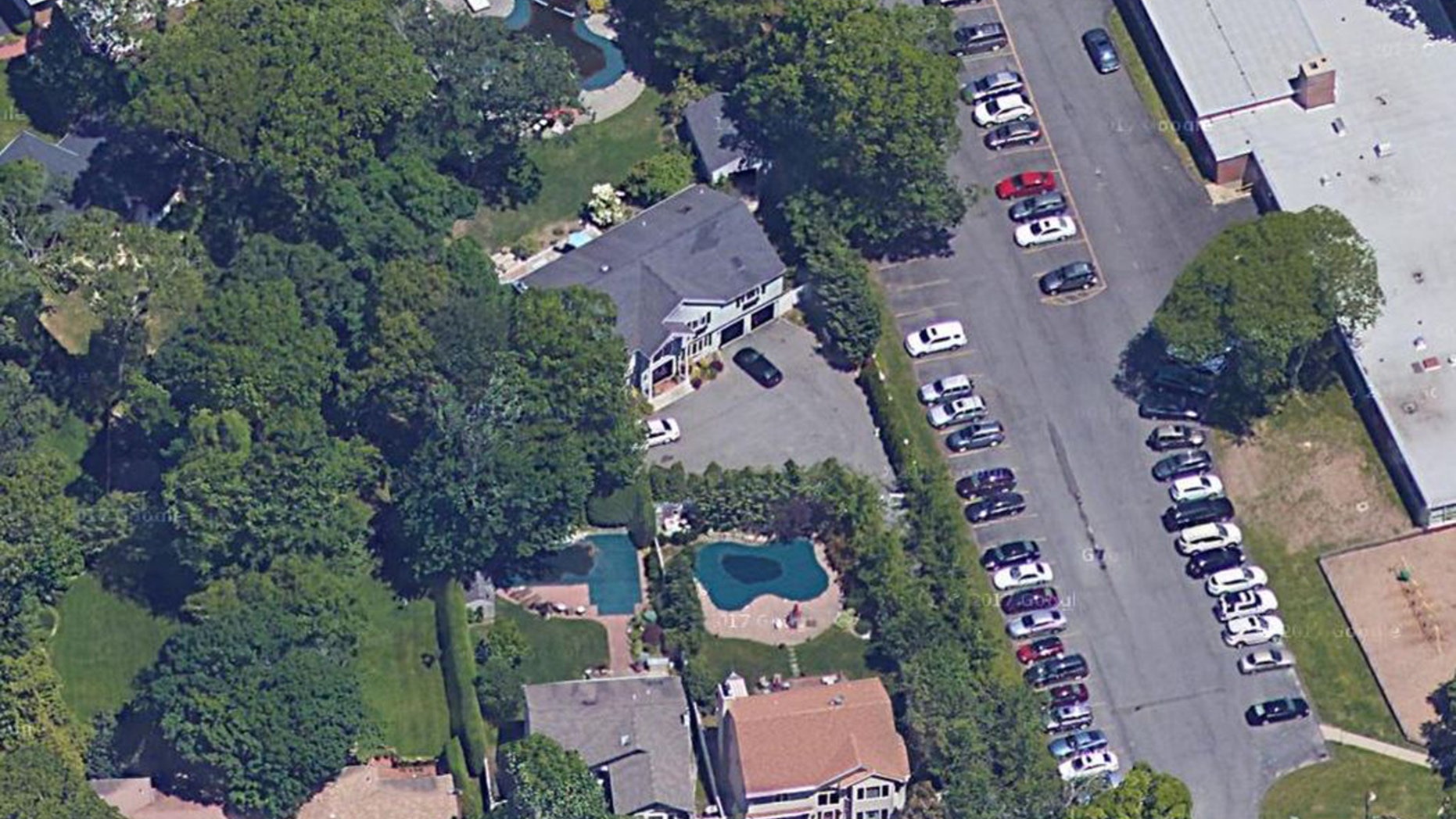 A New York judge ordered that the home Lindsay grew up in be sold due to Dina defaulting on the mortgage.