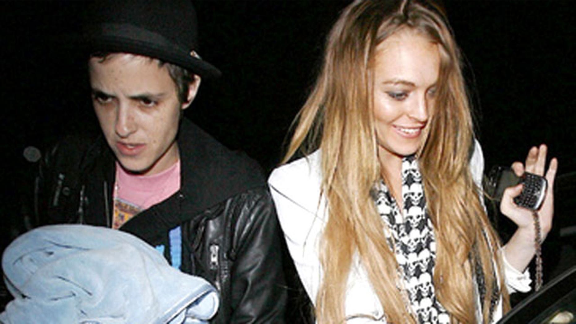 Lindsay Lohan arriving at Samantha Ronson's home in Hollywood Hills on March 26, 2009. (X17online.com)