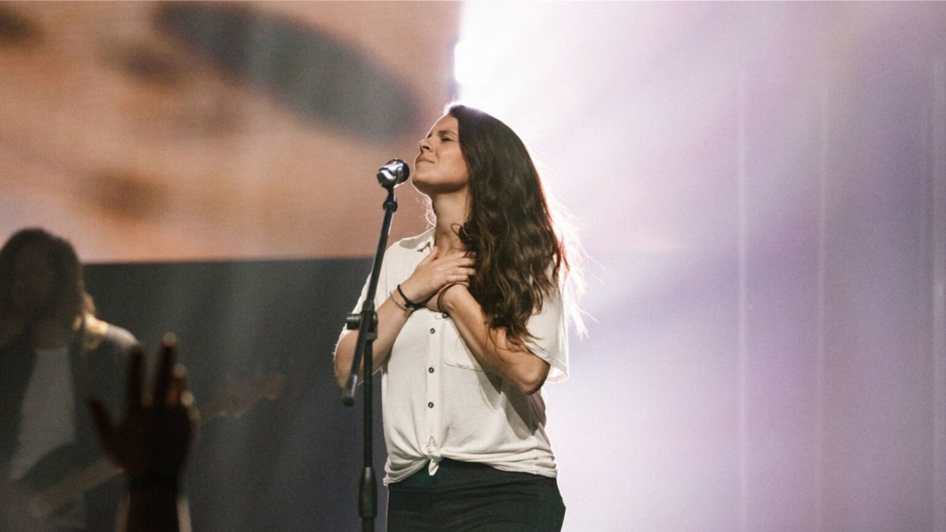 Lindy Conant leads worship with Bethel Music on the "Killing Kryptonite" tour.