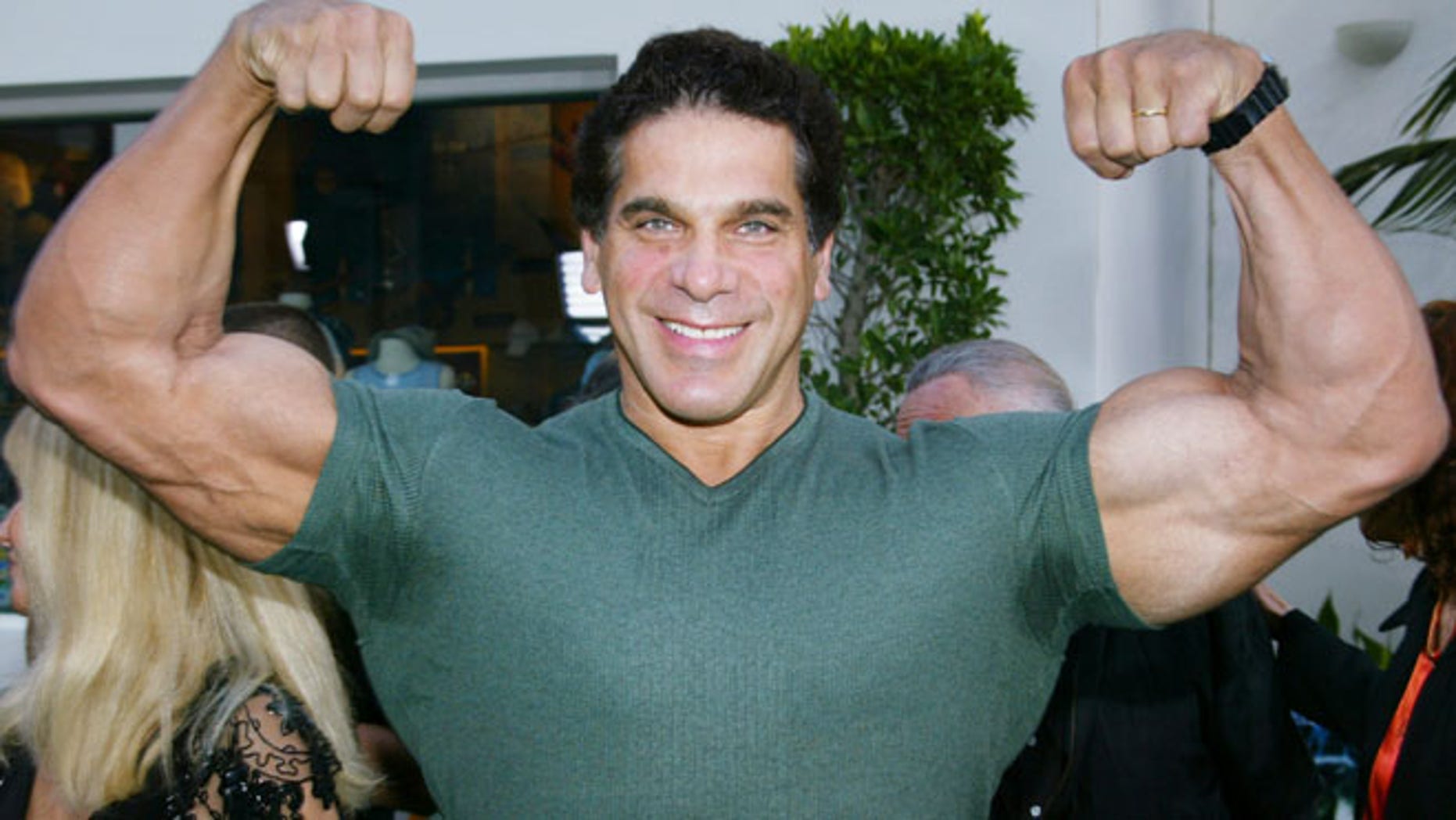 Lou Ferrigno Talks Playing The Hulk Meeting Wonder Woman Training The 