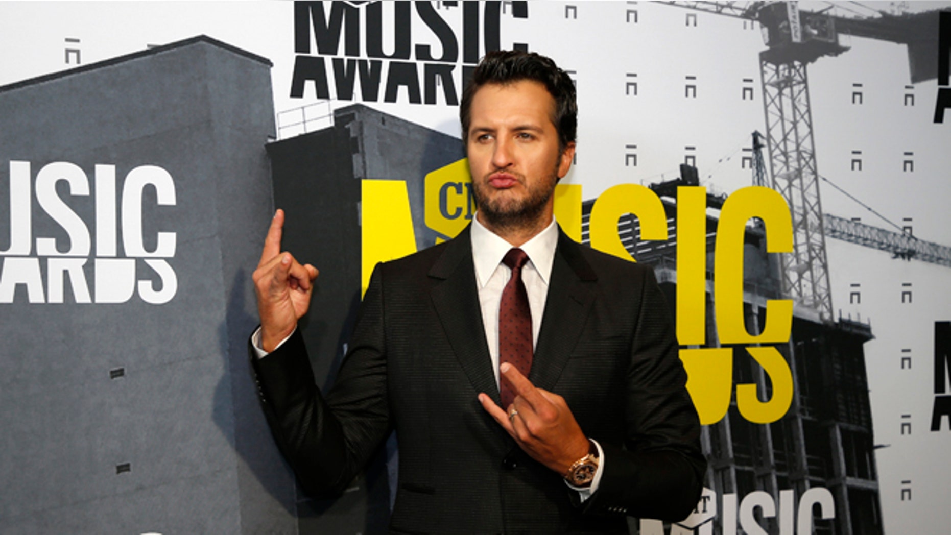 Luke Bryan will be singing at the opening of the NHL game on Sunday night.