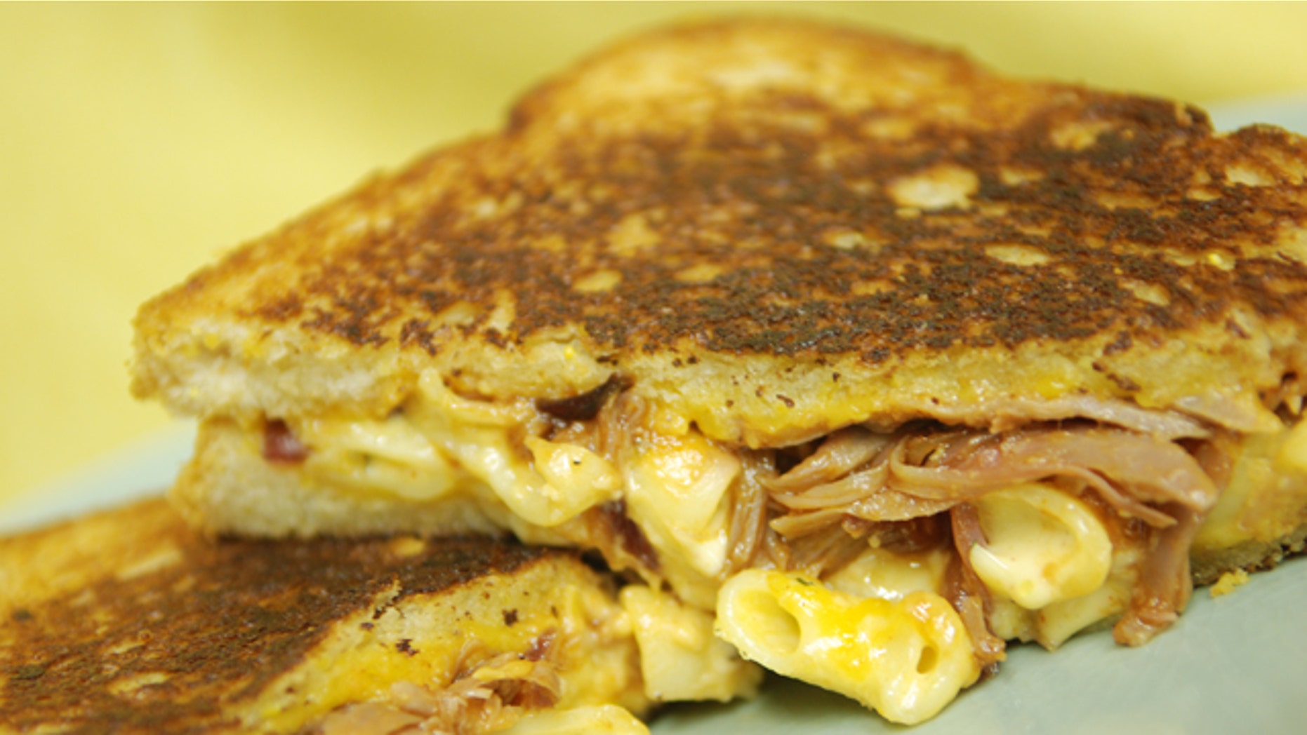 The Cheesy Mac and Rib