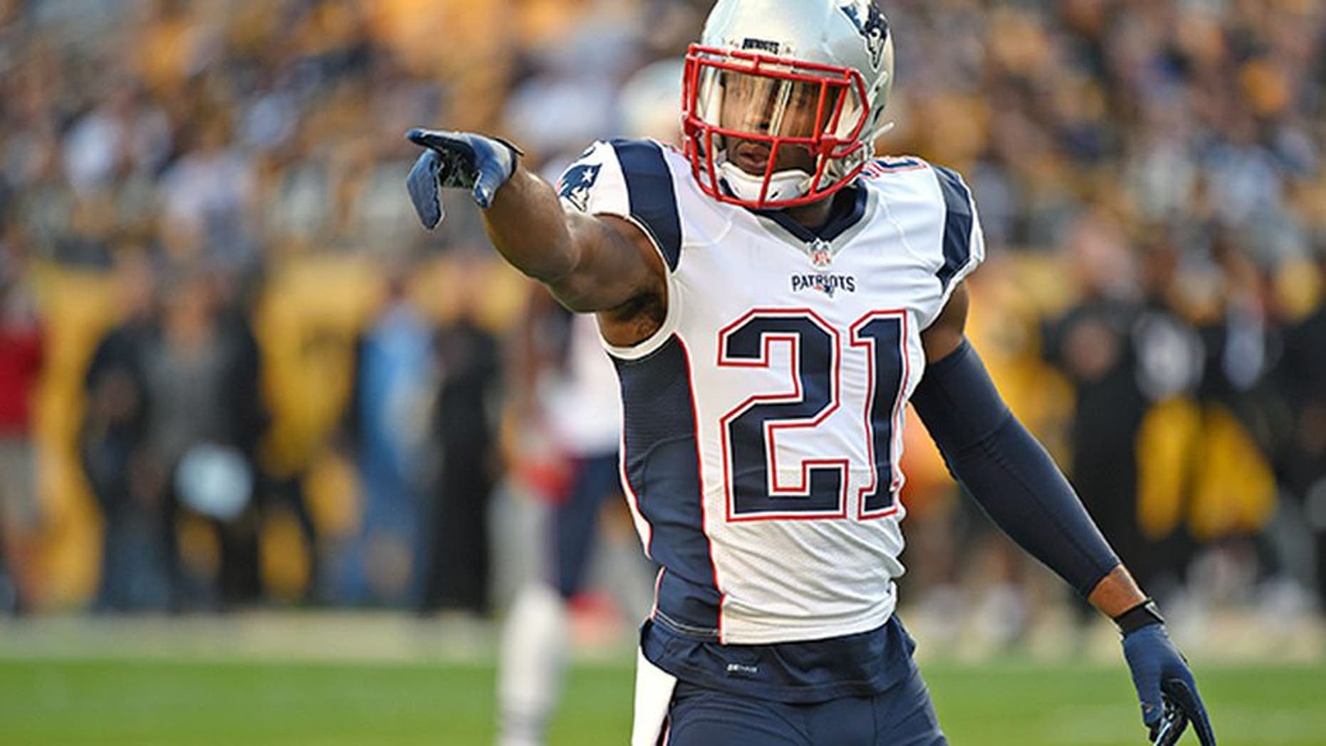 PITTSBURGH, PA - OCTOBER 23: Cornerback Malcolm Butler #21 of the New England Patriots signals during a game against the Pittsburgh Steelers at Heinz Field on October 23, 2016 in Pittsburgh, Pennsylvania. The Patriots defeated the Steelers 27-16. (Photo by George Gojkovich/Getty Images)