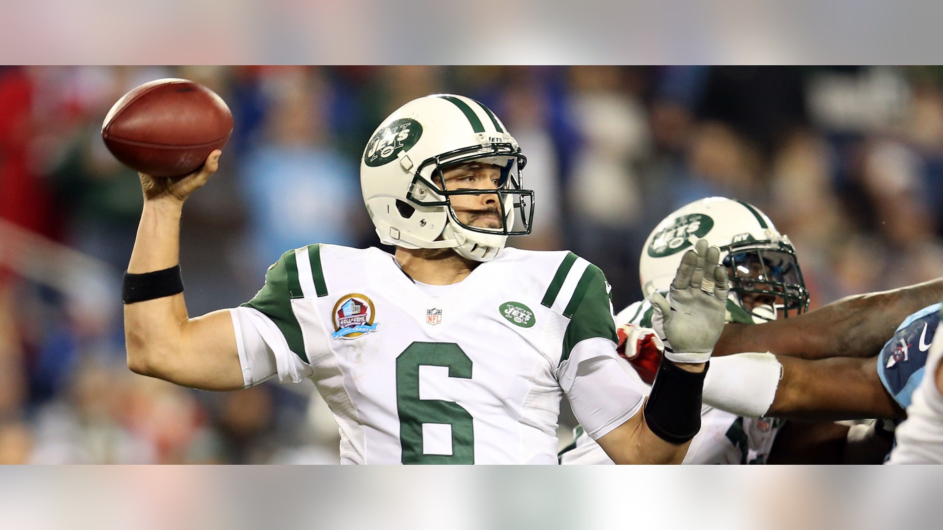 NASHVILLE, TN - DECEMBER 17: Quarterback Mark Sanchez #6 of the New York Jets throws the ball against the Tennessee Titans at LP Field on December 17, 2012 in Nashville, Tennessee. (Photo by Andy Lyons/Getty Images)