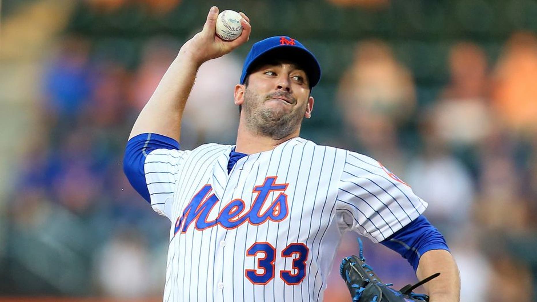 NEW YORK, NY - JULY 25: Matt Harvey #33 of the New York Mets in action against the Los Angeles Dodgers at Citi Field on July 25, 2015 in Flushing neighborhood of the Queens borough of New York City. Mets defeated the Dodgers 15-2 (Photo by Mike Stobe/Getty Images)