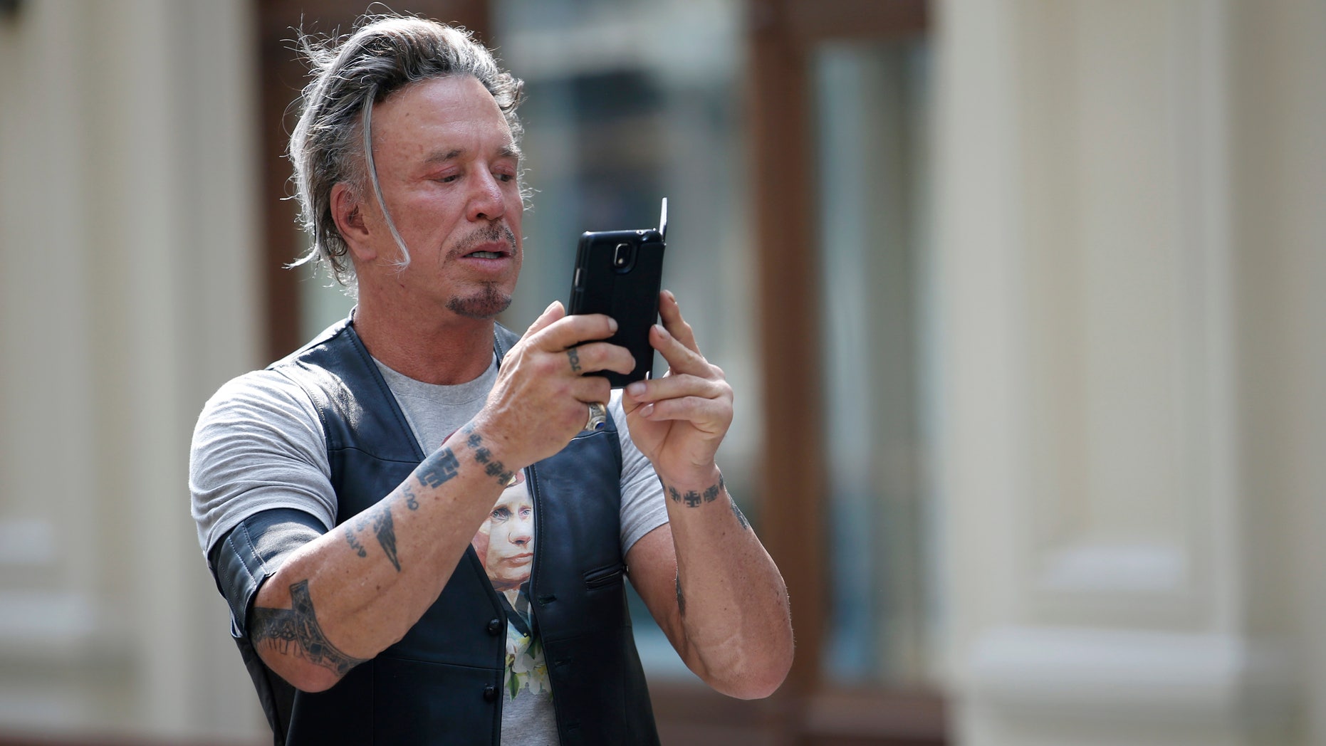 Next photo of Mickey Rourke