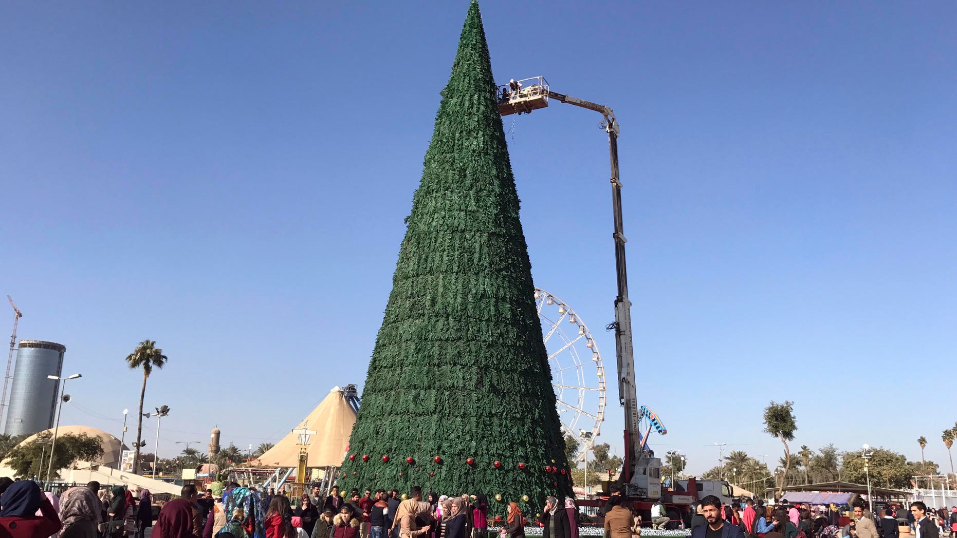 Muslim businessman erected Christmas tree in Baghdad in solidarity Christians.