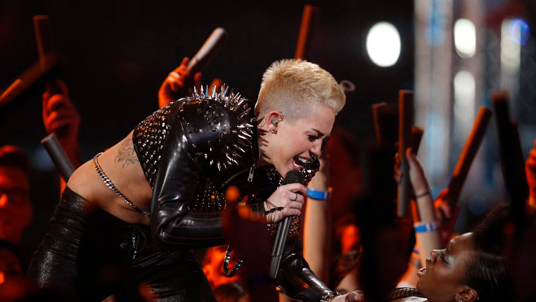 Miley Cyrus performed "Rebel Yell" at a VH1 show in 2012.
