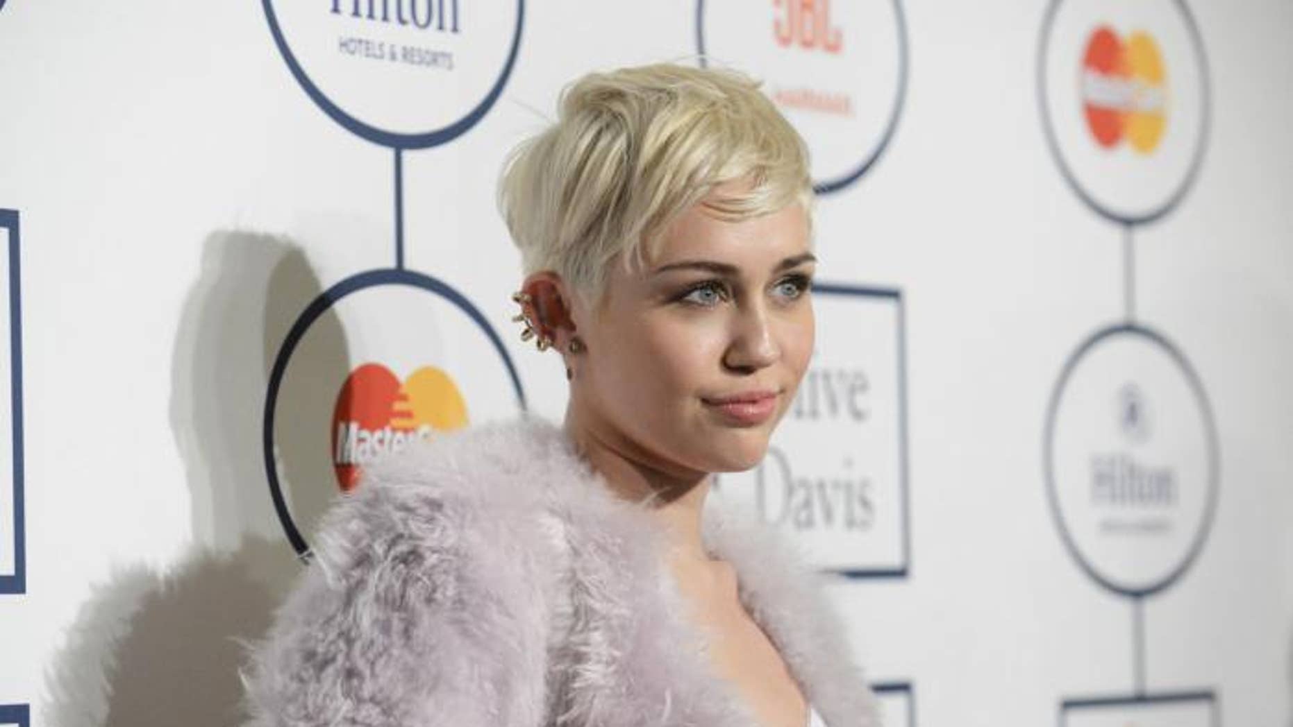 Miley Cyrus Calls Herself Punk Goes Topless In W Magazine Fox News 9522