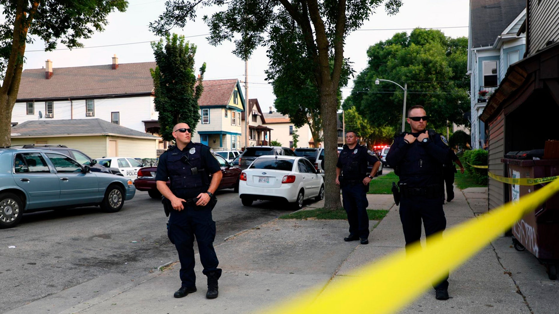 Milwaukee Police Shoot, Kill Suspect Who Got Out Of Car With Gun | Fox News