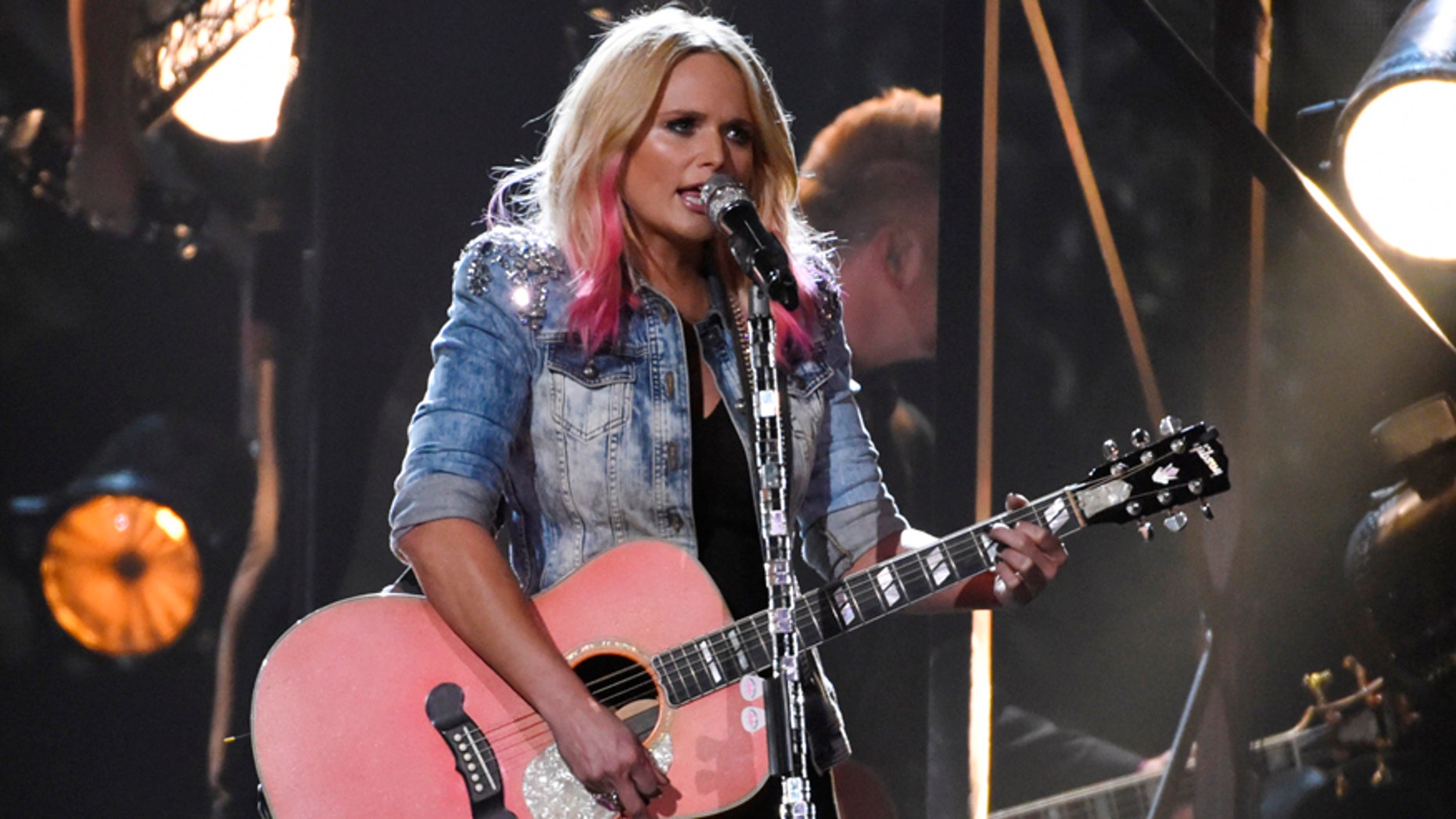 Miranda Lambert performs "Bathroom Sink" at the 49th Annual Country Music Association Awards in Nashville, Tennessee November 4, 2015. REUTERS/Harrison McClary - RTX1UTII