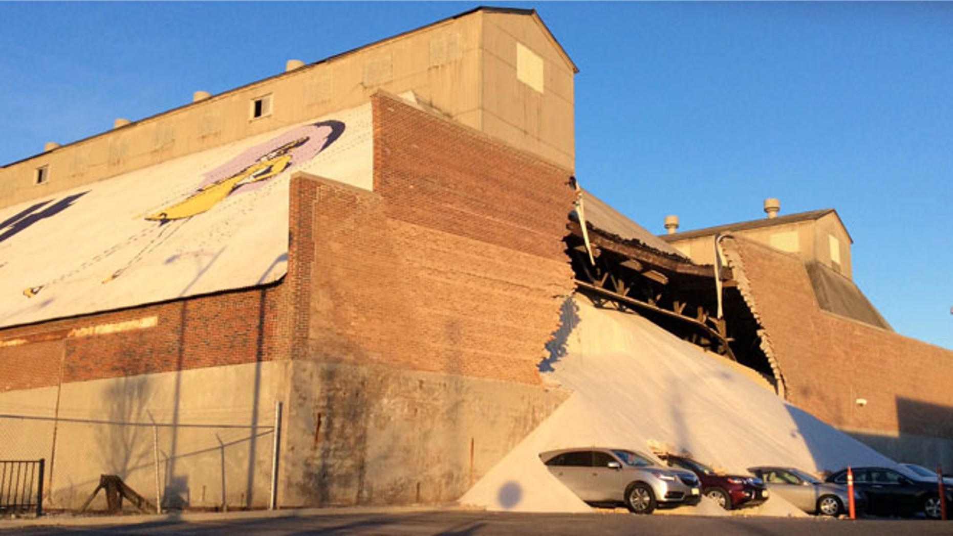 Dec. 30, 2014: Spilled road salt covers several cars on in Chicago.