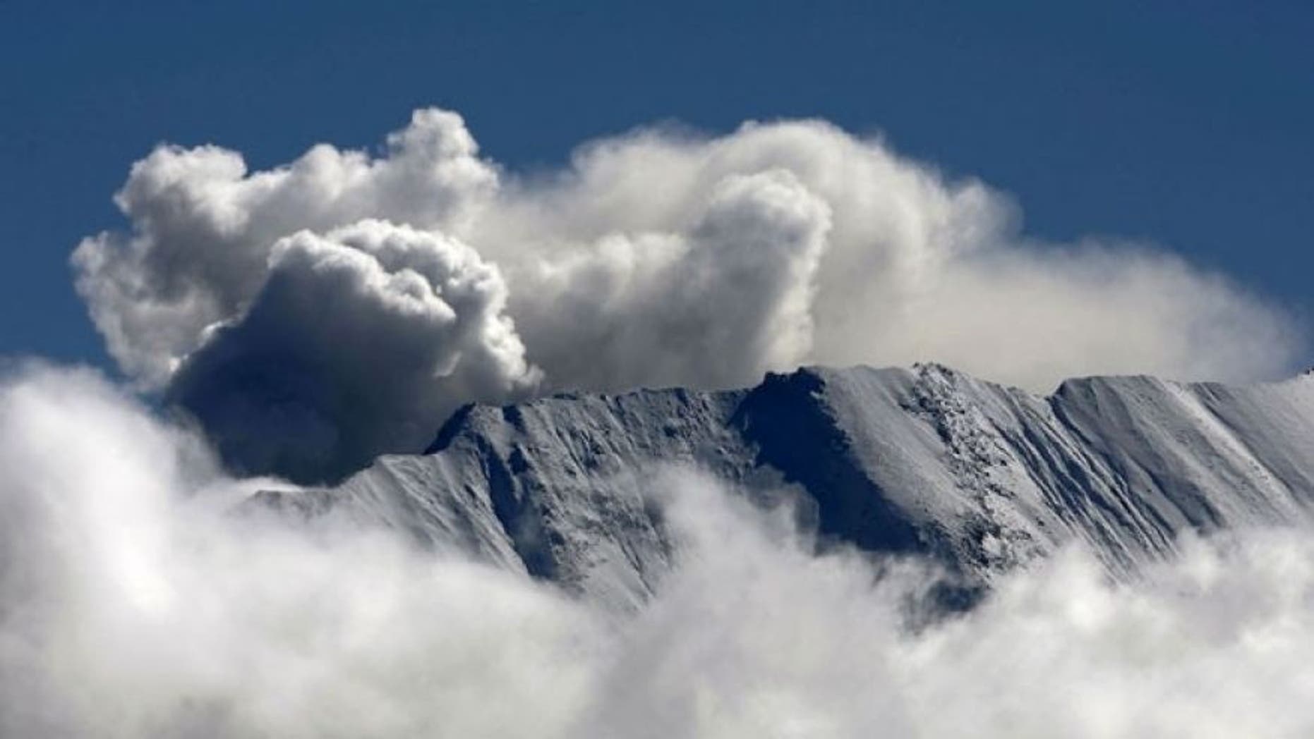 Oct. 10, 2004: Steam vents out of the crater of Mount St. Helens.