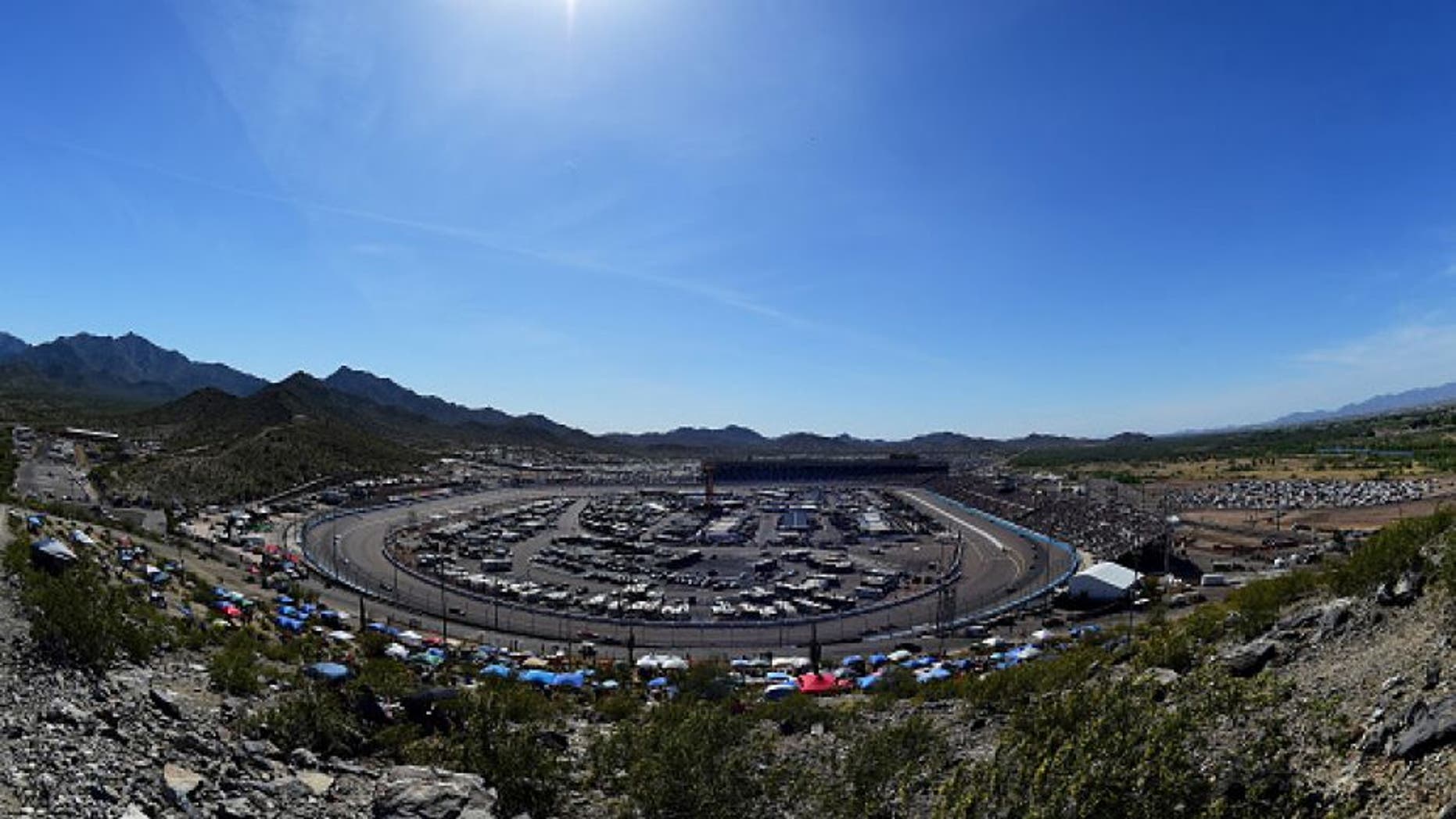 AVONDALE, AZ - MARCH 13: A view of race action during the NASCAR Sprint Cup Series Good Sam 500 at Phoenix International Raceway on March 13, 2016 in Avondale, Arizona. (Photo by Jared C. Tilton/Getty Images)