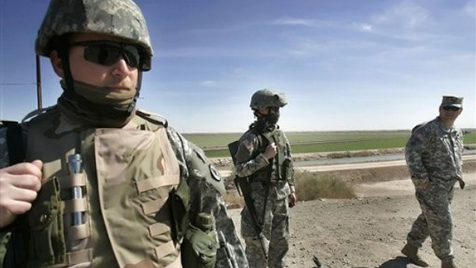In this March 2, 2007 file photo, Tennessee National Guard Sgt. Phillip Williams of Gatlinburg stands guard near the Mexican border in Yuma, Ariz. (AP)