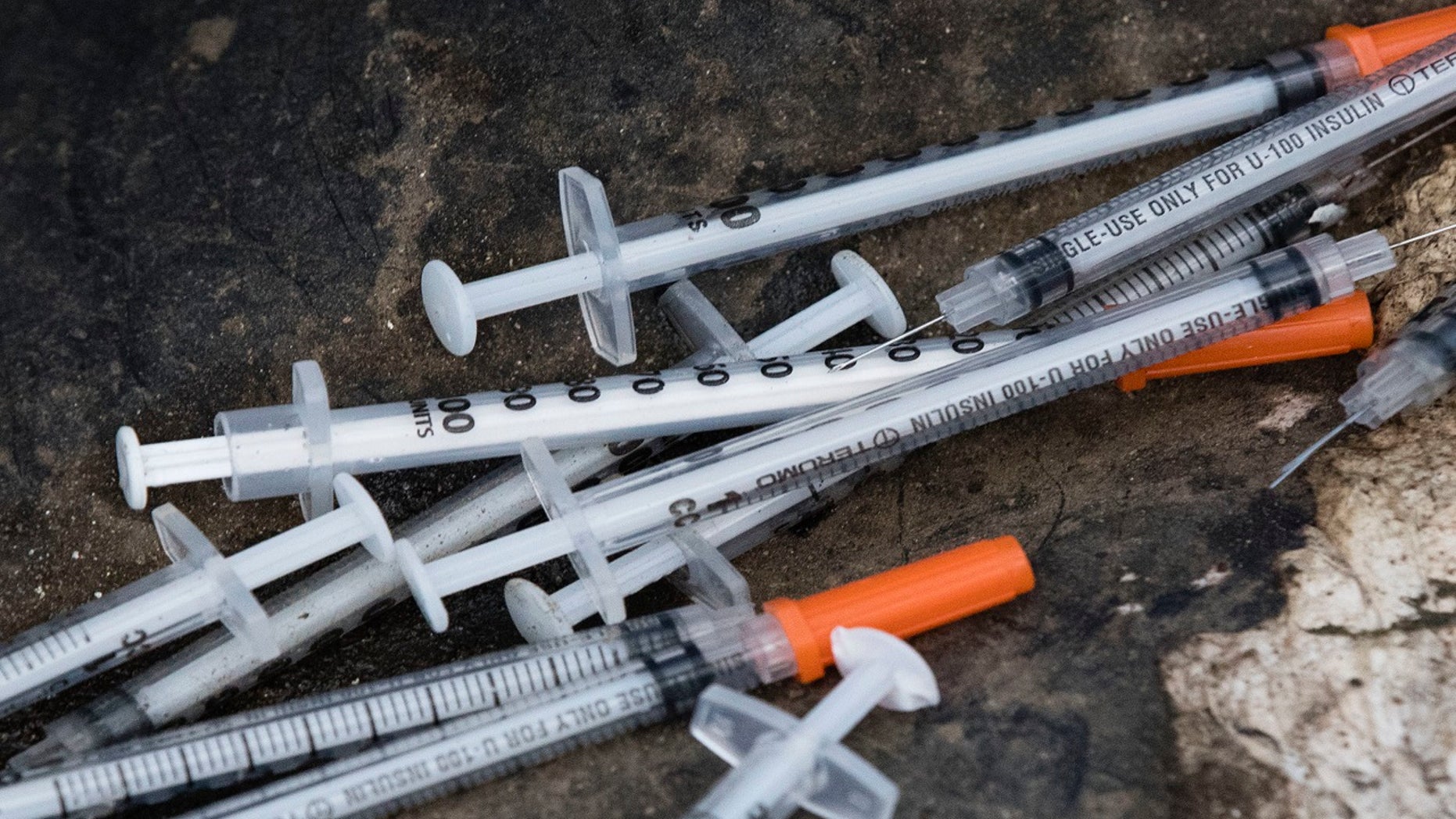 Drug users dumping thousands of used needles in NYC parks | Fox News
