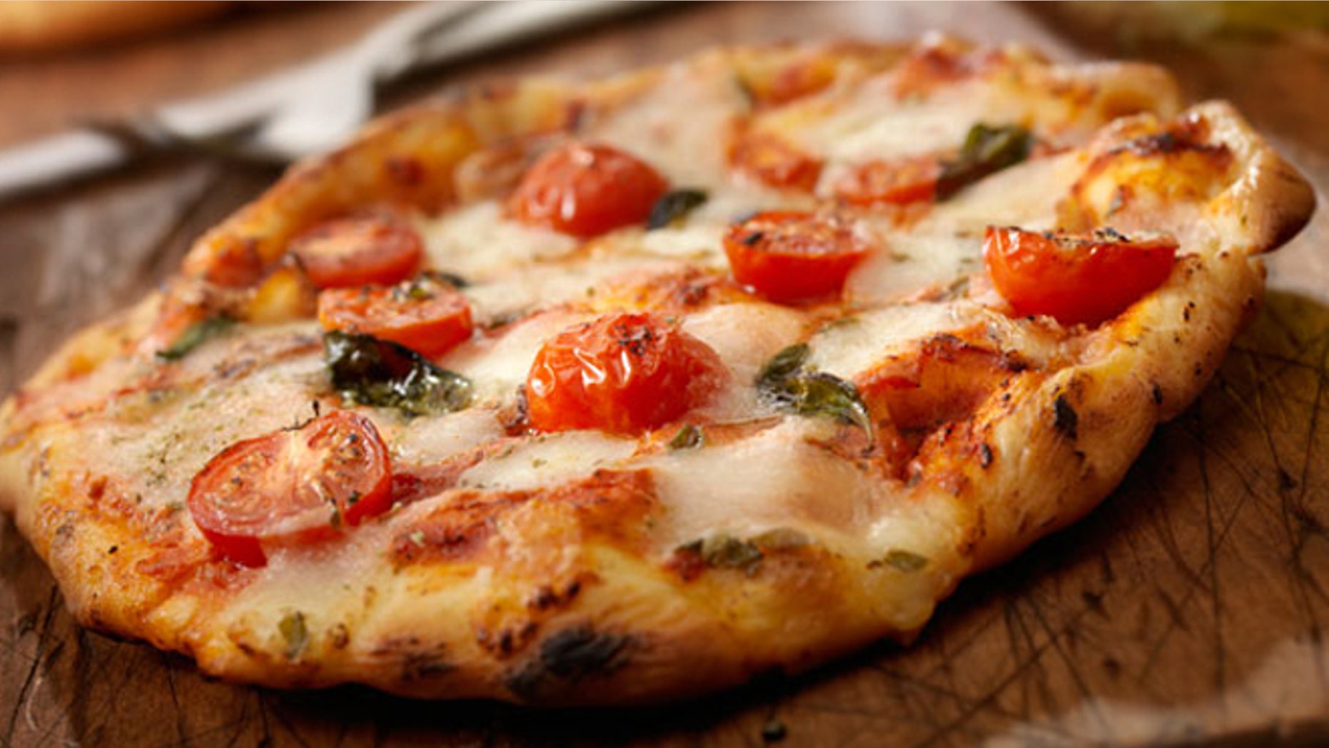 One Dallas pizza parlor doesn't take too kindly to patrons dipping its Neapolitan-style pizza crust into ranch dressing.