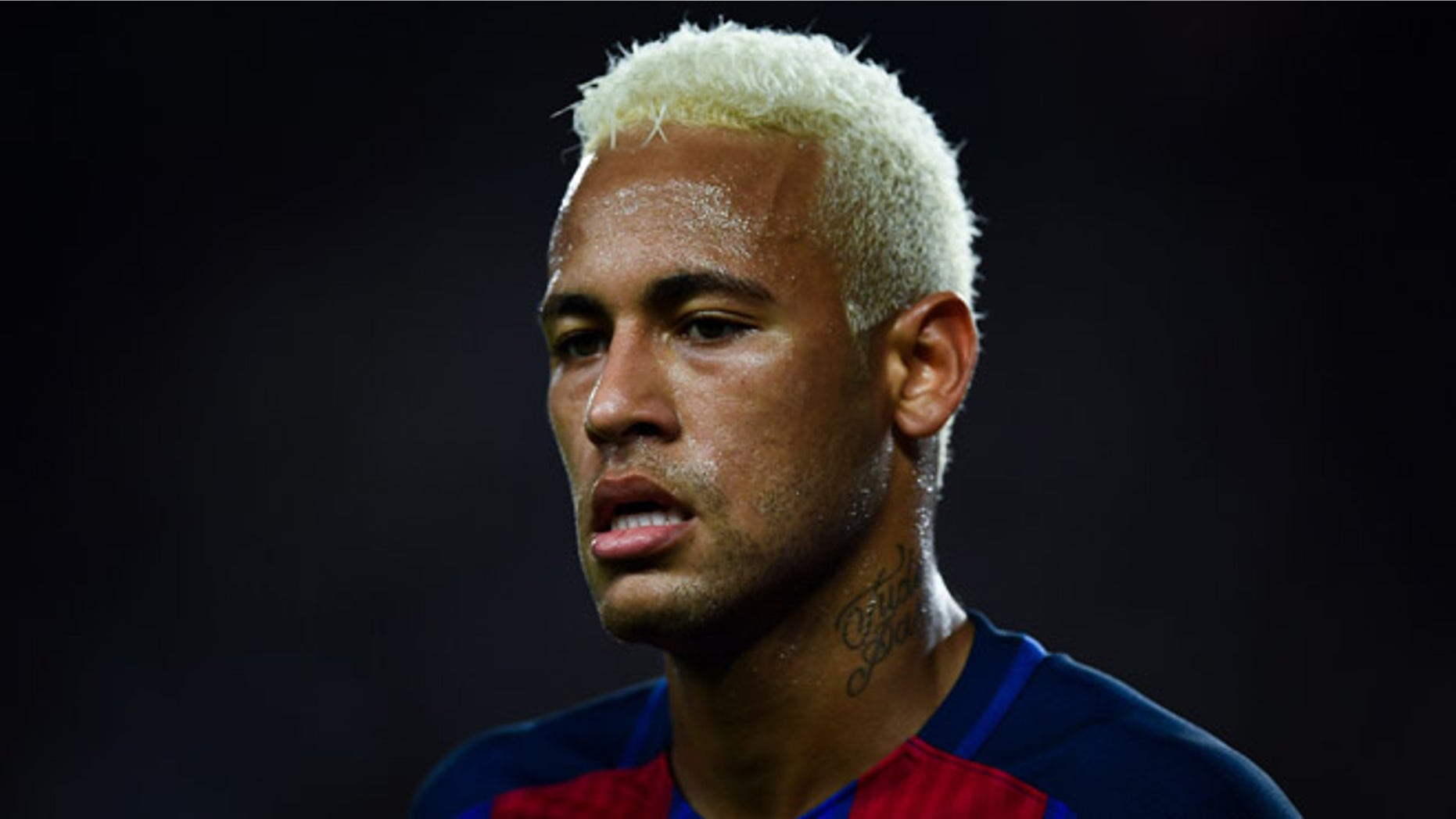 BARCELONA, SPAIN - SEPTEMBER 10: Neymar Jr. of FC Barcelona looks on during the La Liga match between FC Barcelona and Deportivo Alaves at Camp Nou stadium on September 10, 2016 in Barcelona, Spain. (Photo by David Ramos/Getty Images)