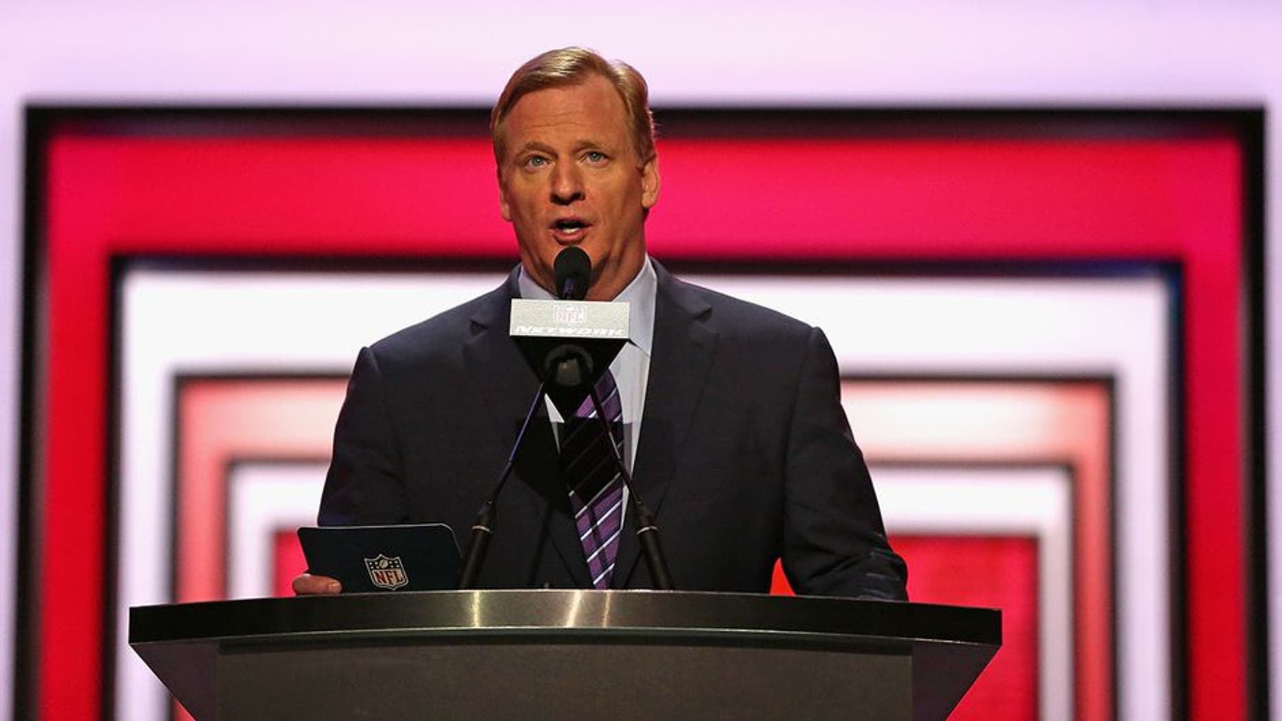 CHICAGO, IL - APRIL 28: Roger Goodell announces a draft pick during the 2016 NFL Draft at the Auditorium Theater on April 28, 2016 in Chicago, Illinois. (Photo by Jonathan Daniel/Getty Images)