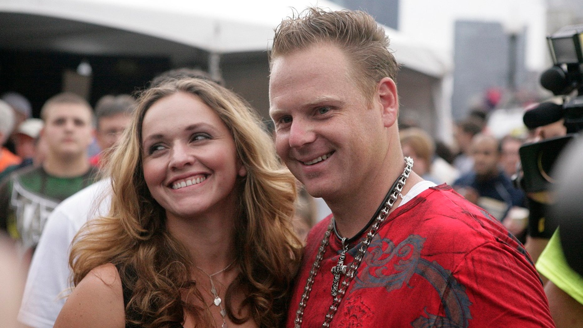 Trapeze artist Nik Wallenda’s wife, Erendira Vasquez Wallenda, is planning on performing a stunt over Niagara Falls. She plans on dangling by her teeth from a helicopter as it flies over the falls.