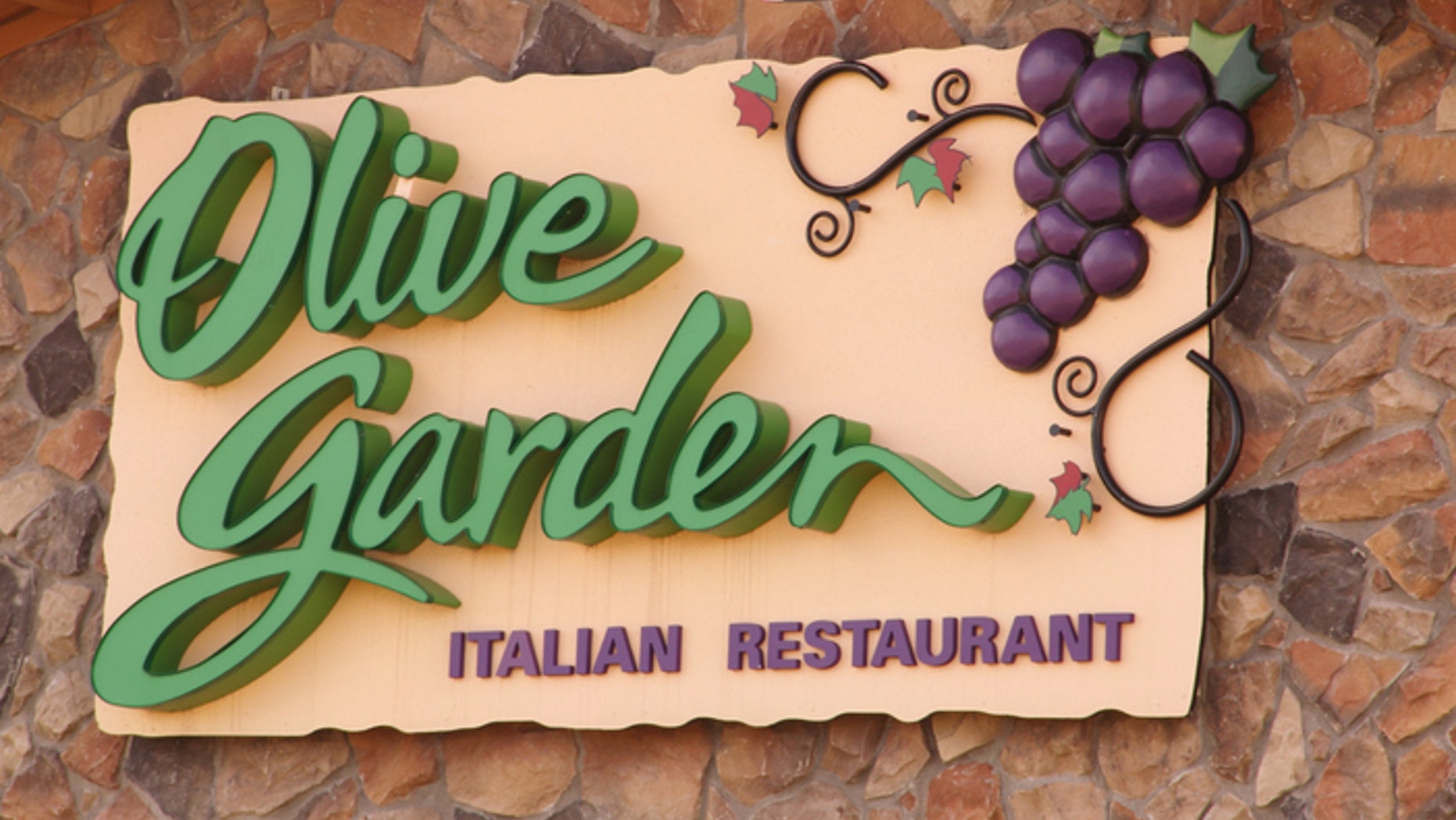 Olive Garden Customer Sues Restaurant Claiming Stuffed Mushrooms