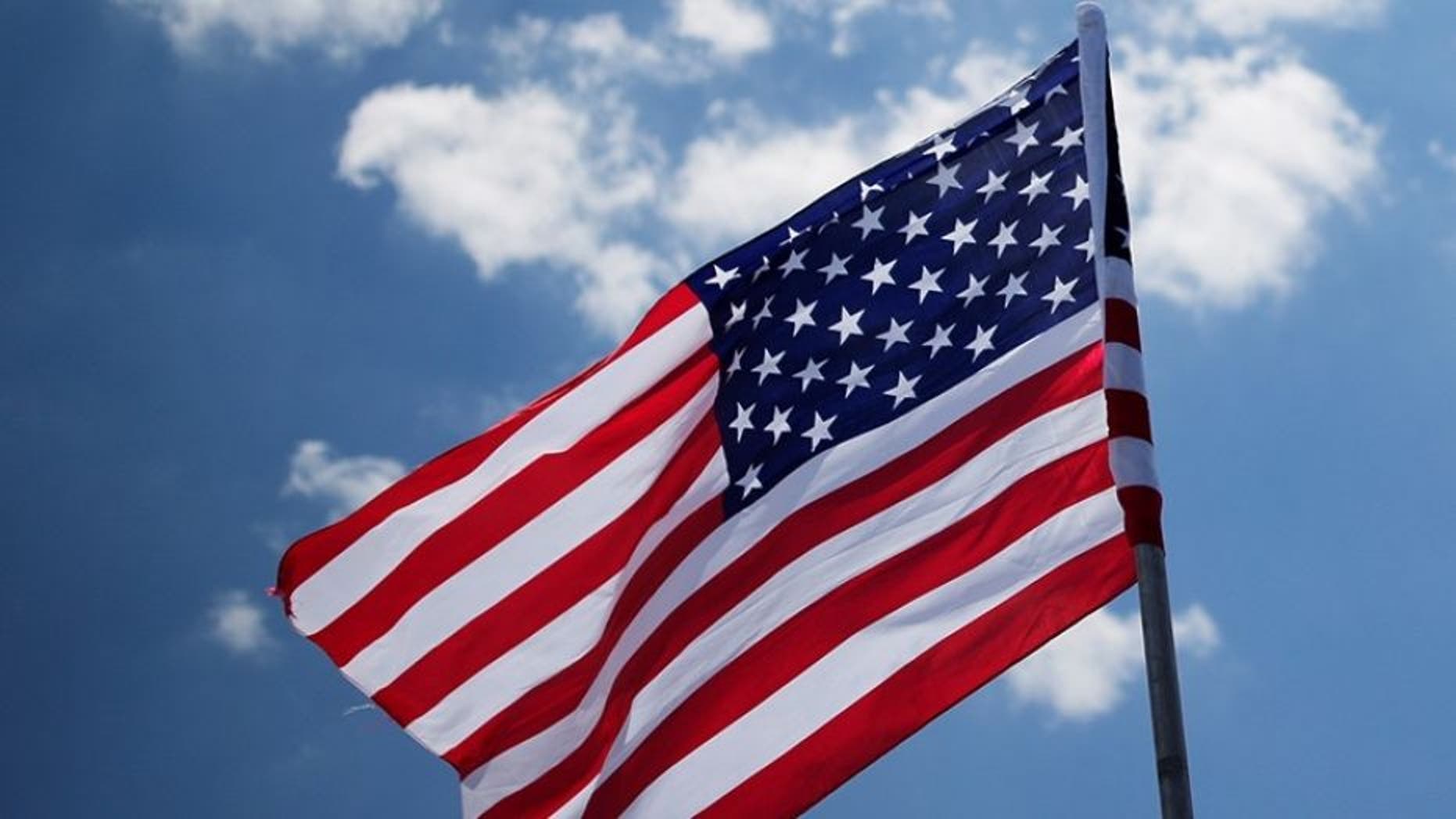 A Vietnam vet's long-running dispute with a Virginia homeowners association over flying the American flag in front of his house appears to have been resolved.