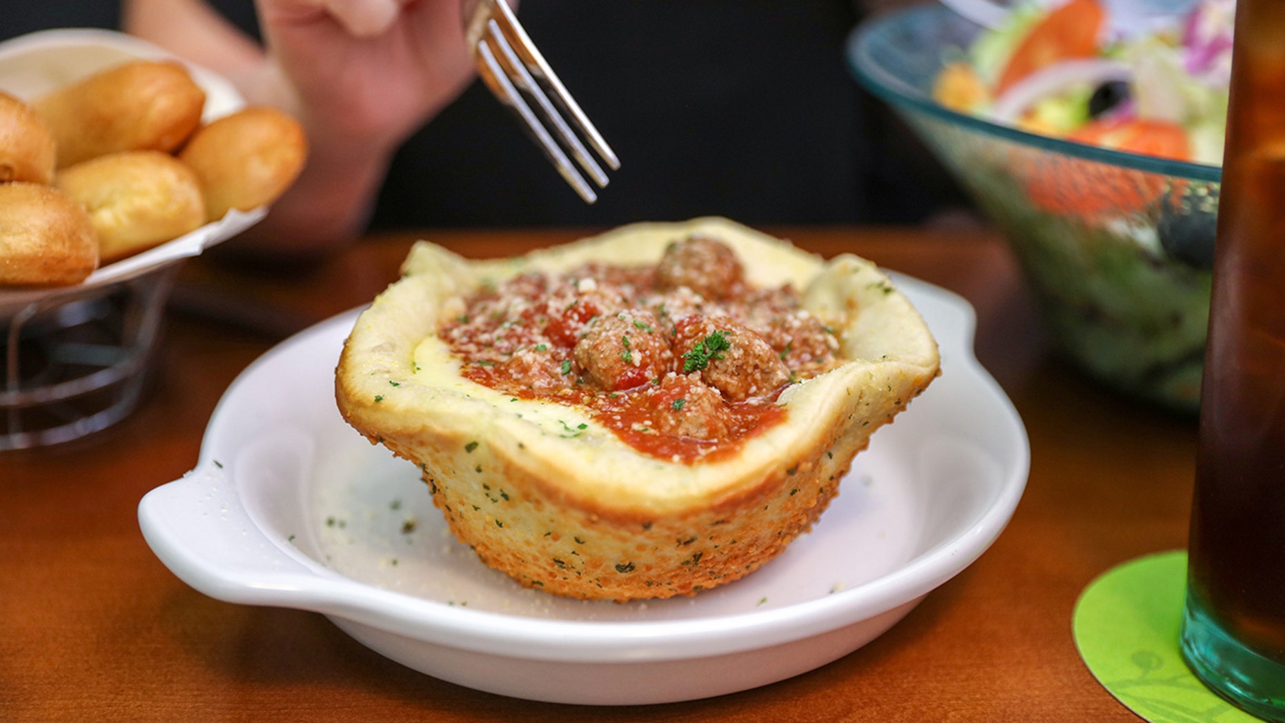 Olive Garden Now Serves A Bowl Full Of Cheese And Meatballs Fox News