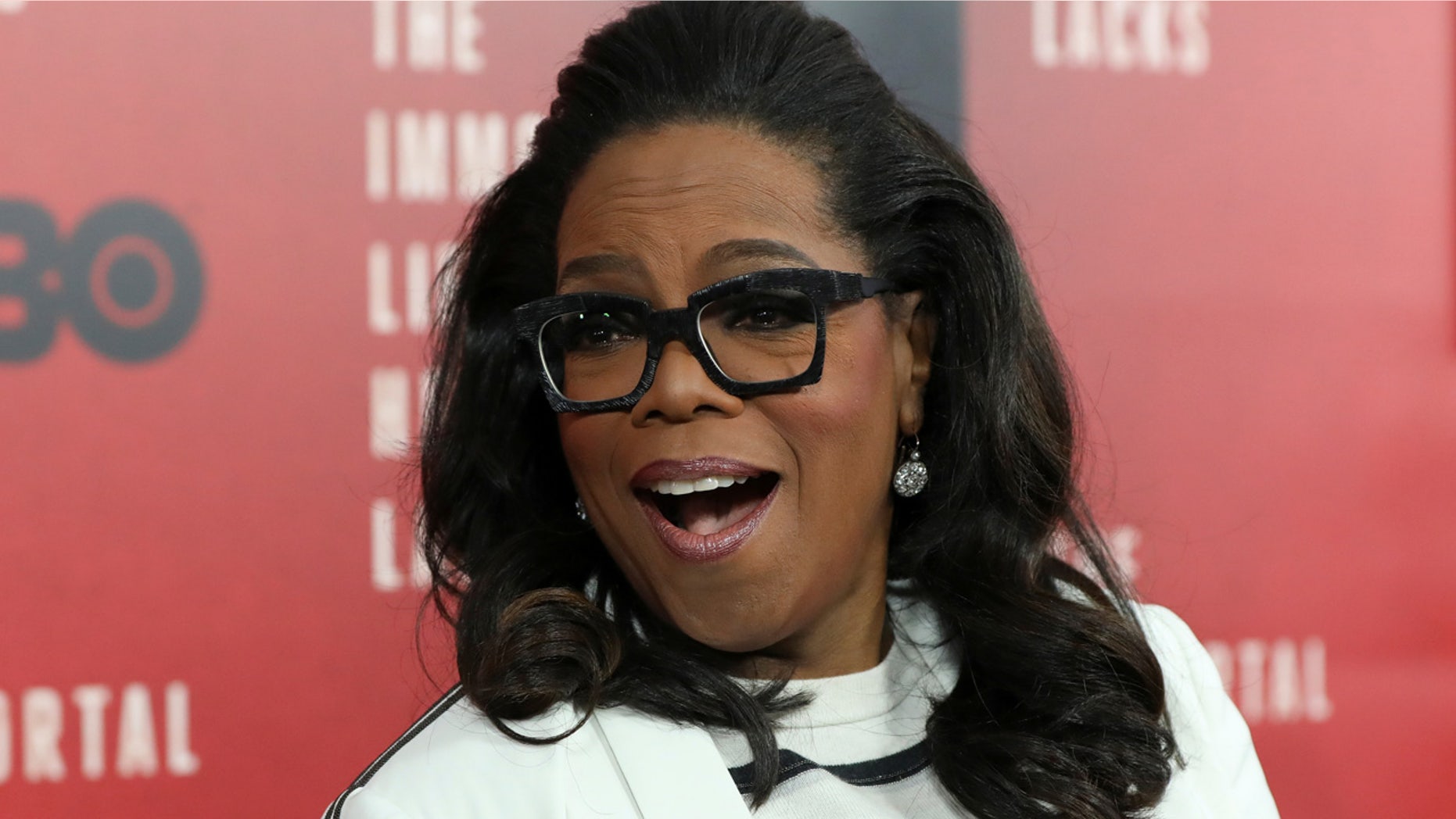 Oprah Winfrey smiles at the premiere of "The Immortal Life of Henrietta Lacks" in New York, U.S. April 18, 2017. REUTERS/Shannon Stapleton - RC1C75F587C0