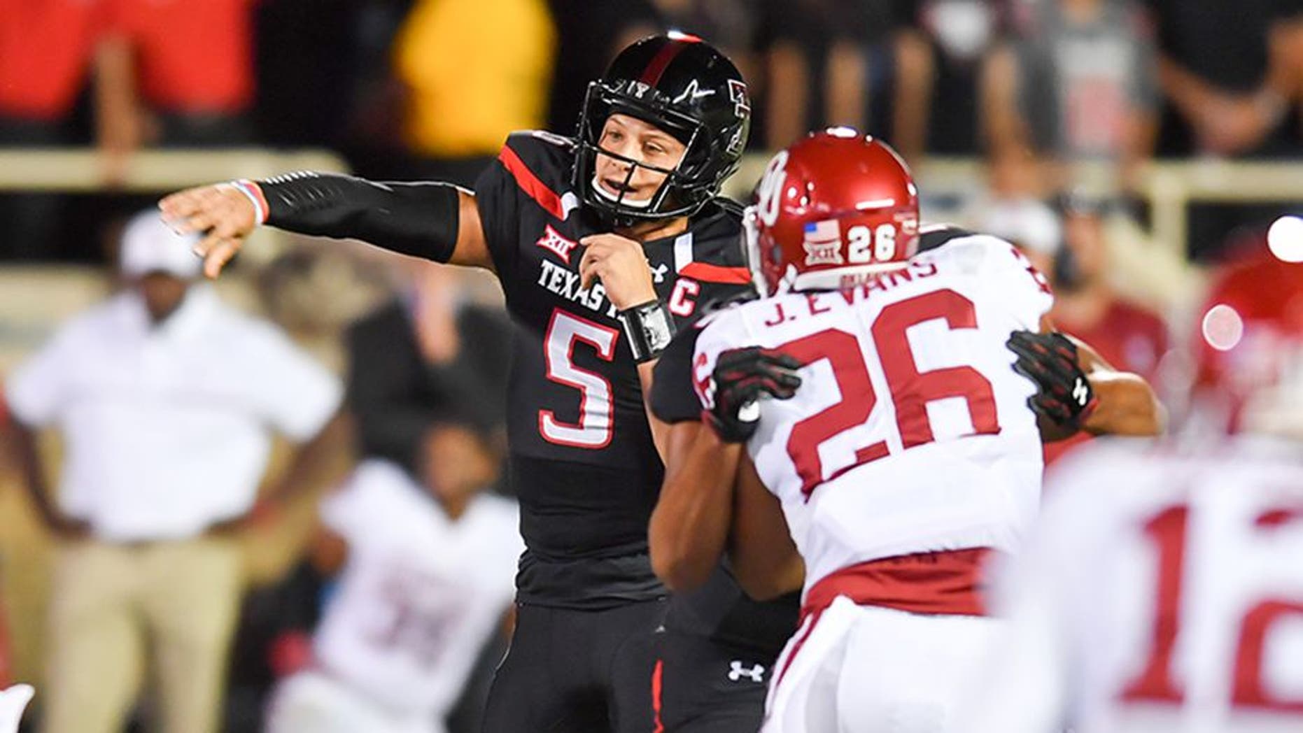 LUBBOCK, TX - OCTOBER 22: Patrick Mahomes II #5 of the Texas Tech Red Raiders [asses the ball during the first half of the game against the Oklahoma Sooners on October 22, 2016 at AT&T Jones Stadium in Lubbock, Texas. (Photo by John Weast/Getty Images)