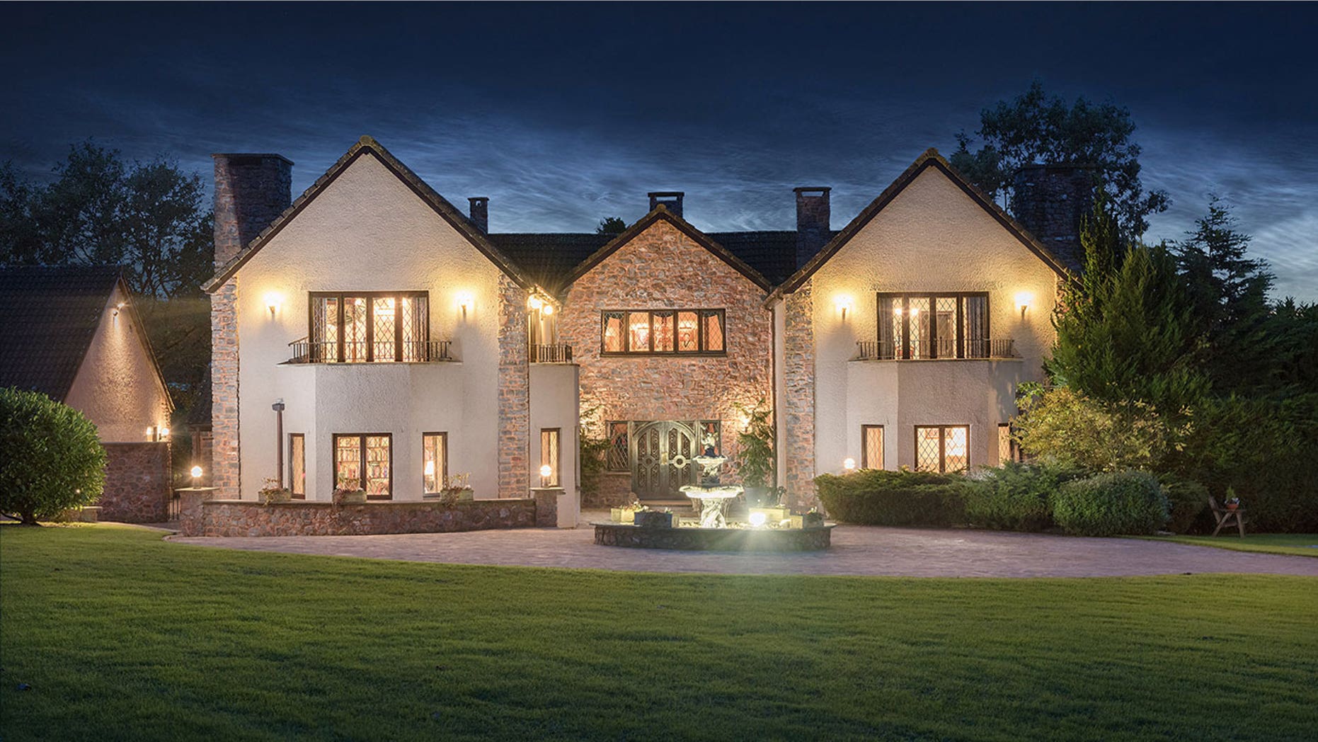 The homeowners reportedly think this is a more "fun" way to sell their home and raise money for charity at the same time.