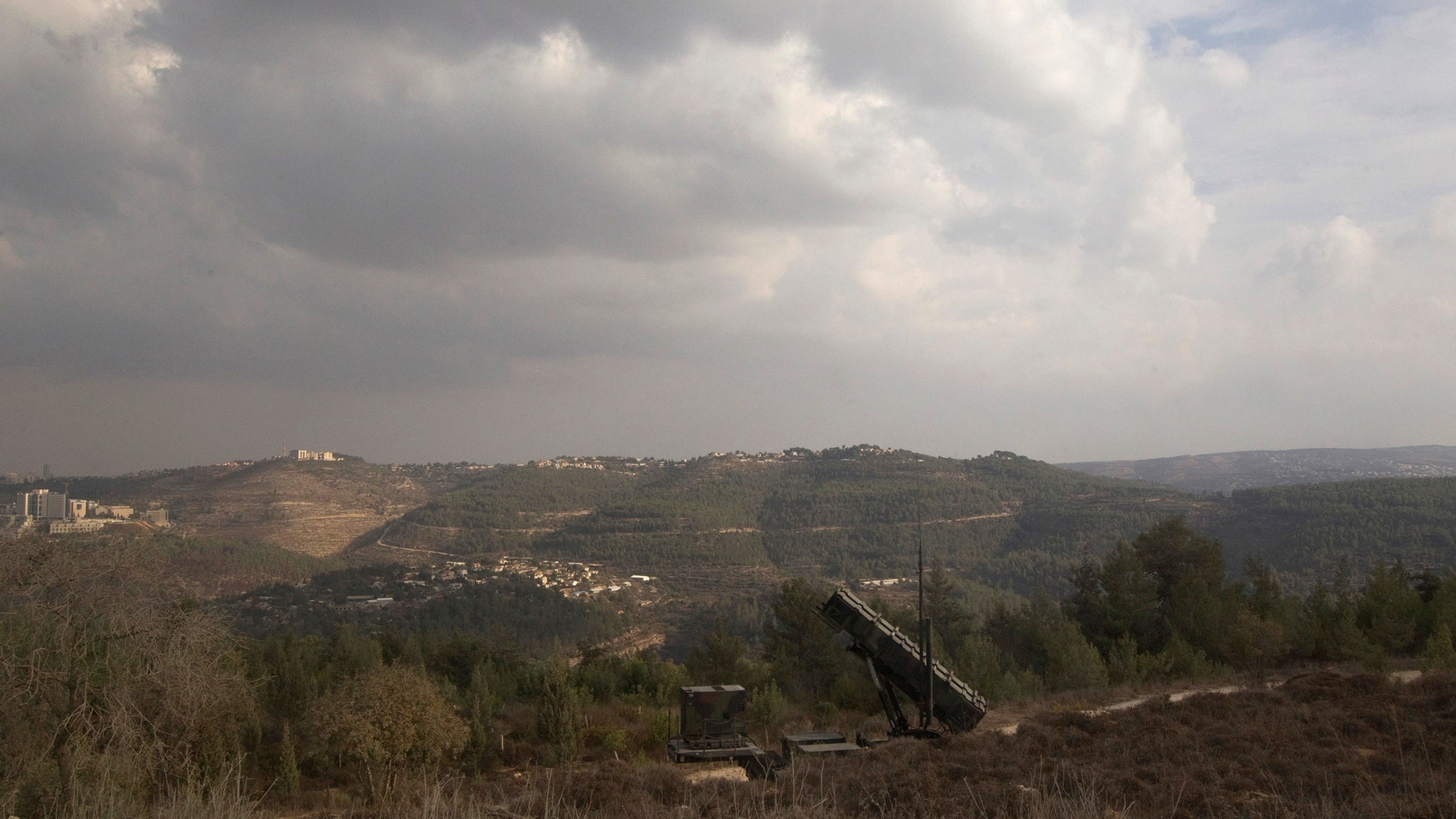 File photo - A Patriot anti-missile battery is seen west of Jerusalem, during "Austere Challenge 2012", a joint Israeli-hosted exercise with U.S. forces October 23, 2012. (REUTERS/Ronen Zvulu)
