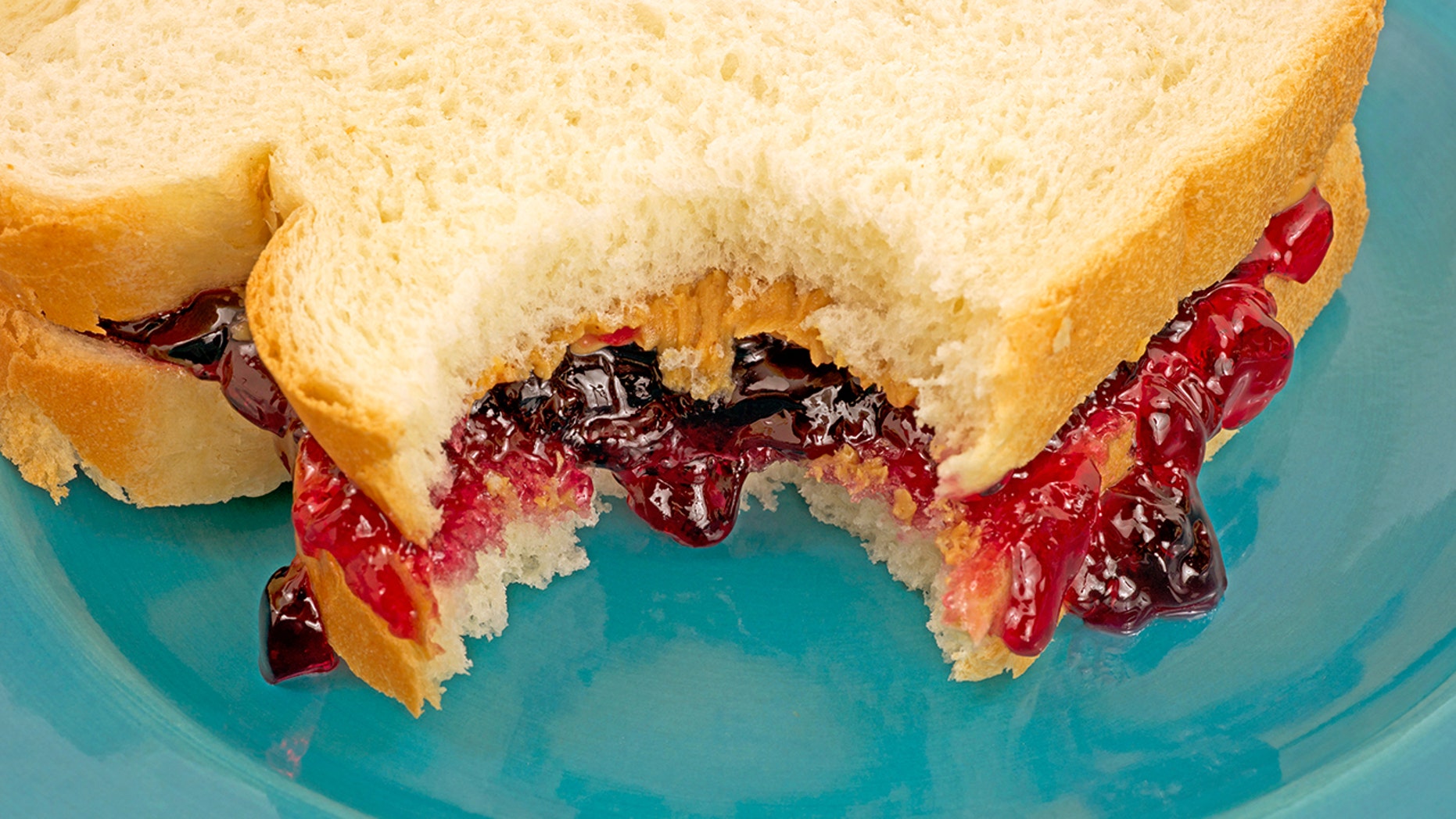 Build Better Peanut Butter And Jelly Sandwiches 6 Tips From